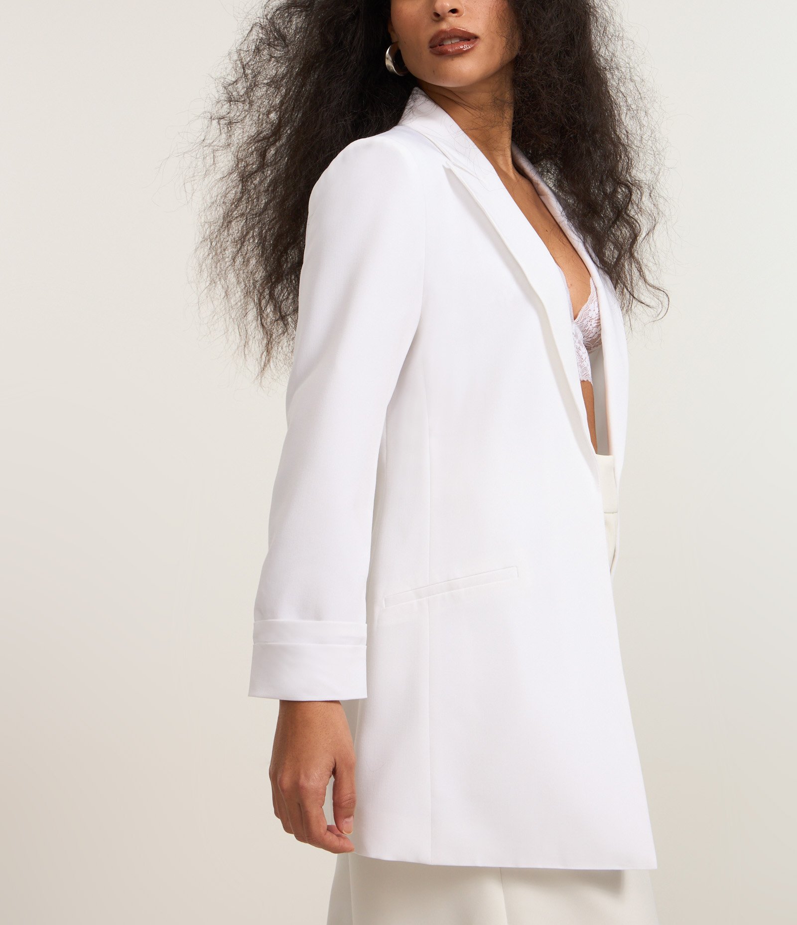 Blazer Over em Alfaiataria com Pregas nas Mangas Branco 1