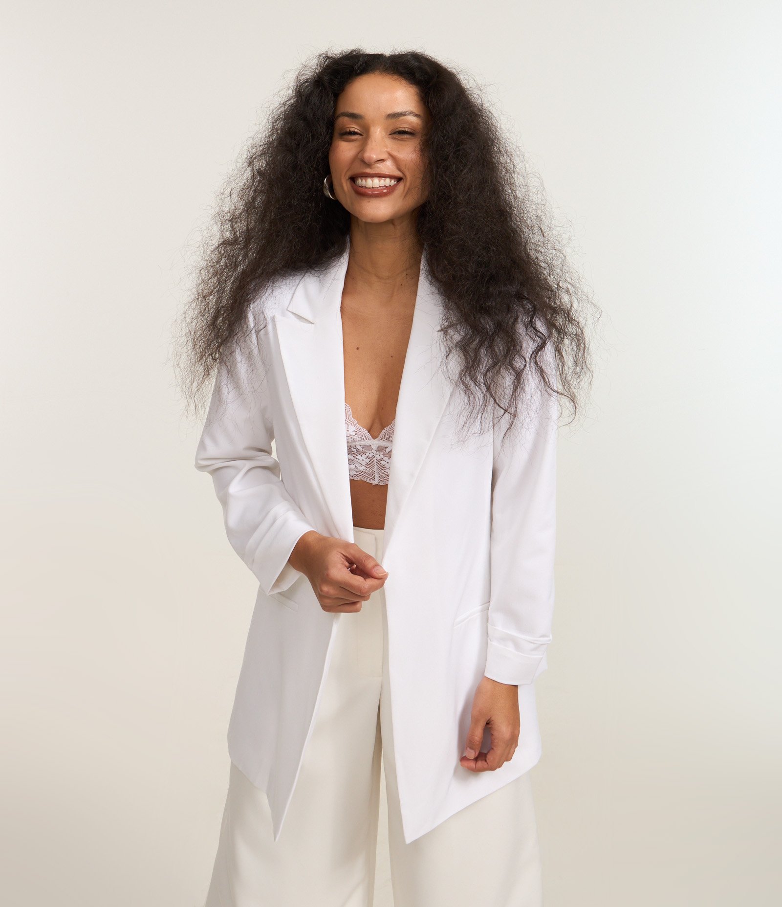 Blazer Over em Alfaiataria com Pregas nas Mangas Branco 3