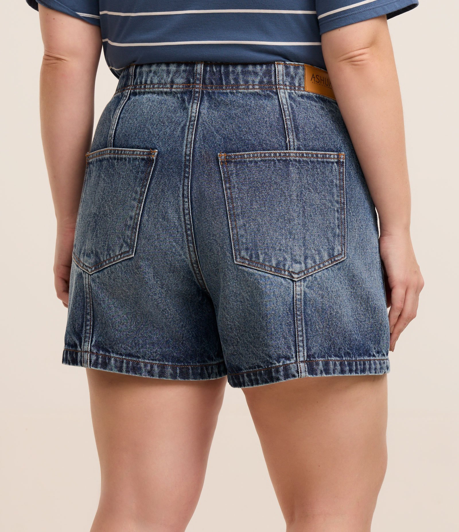 Short Jeans com Recortes e Bolso Frontais Curve & Plus Size Azul 3