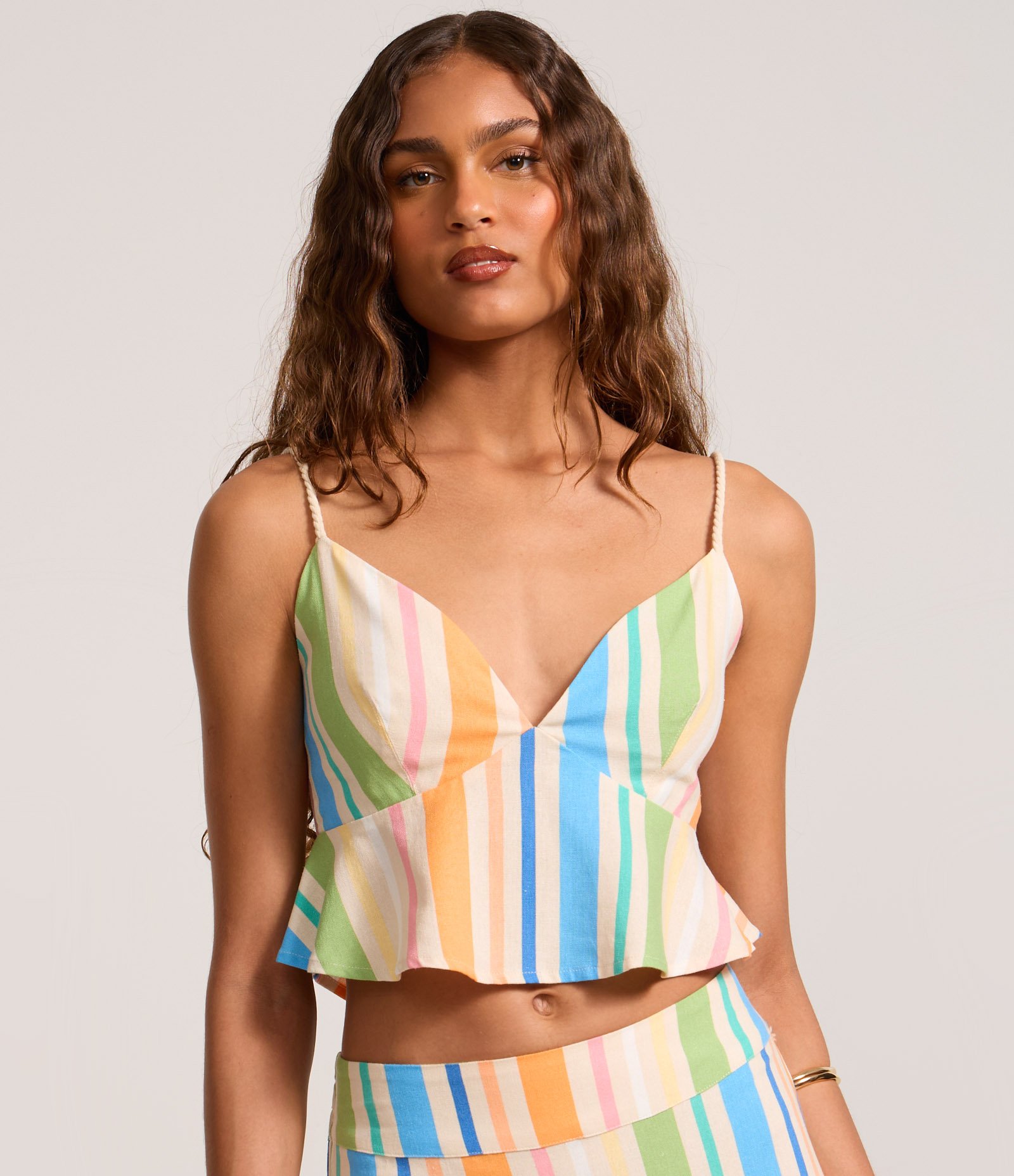 Blusa Cropped em Viscolinho com Lastex e Estampa Listrada Bege 3