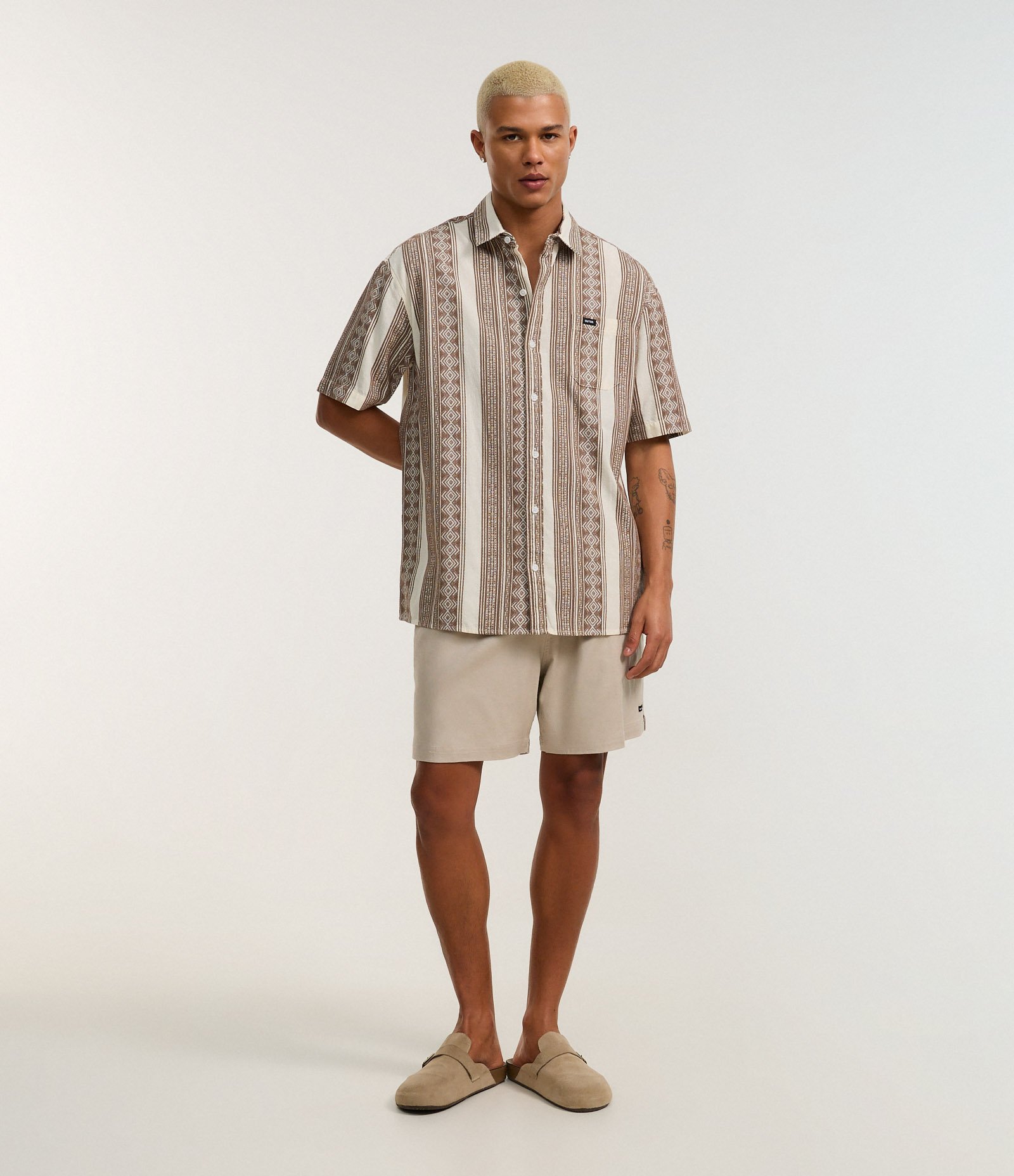 Camisa Relaxed em Jacquard com Estampa Étnica Marrom 2