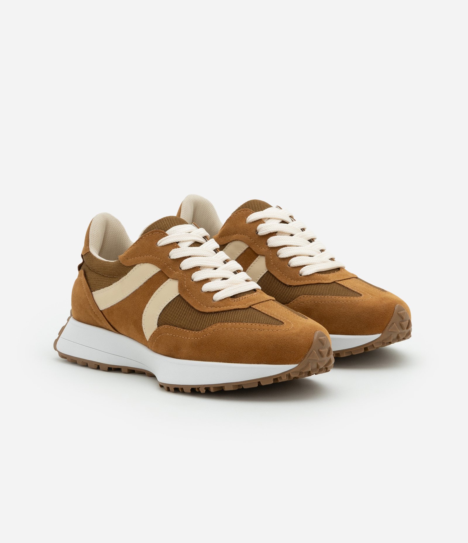 Tênis Jogging em PU com Recortes Contrastantes Caramelo 2