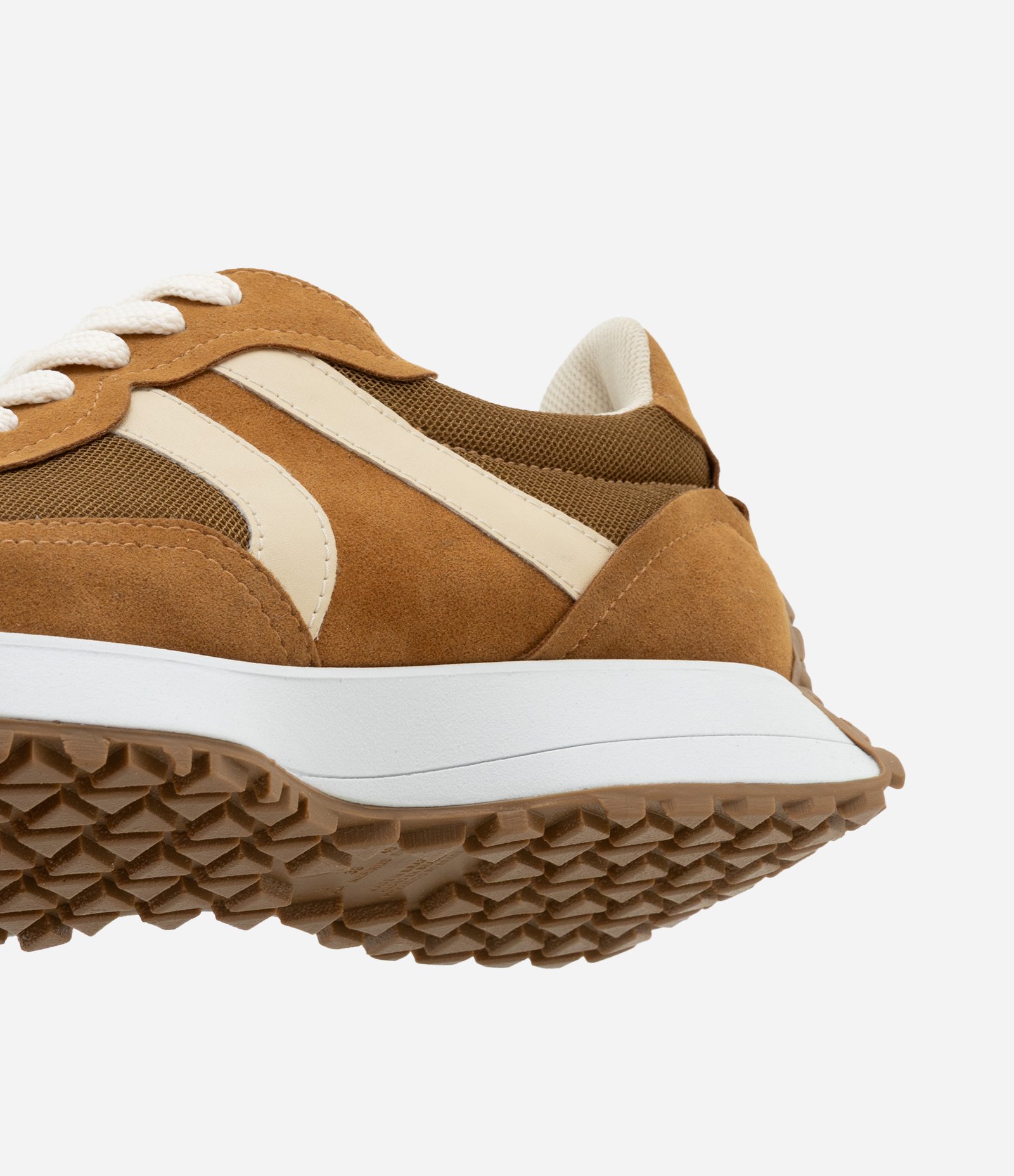Tênis Jogging em PU com Recortes Contrastantes Caramelo 3
