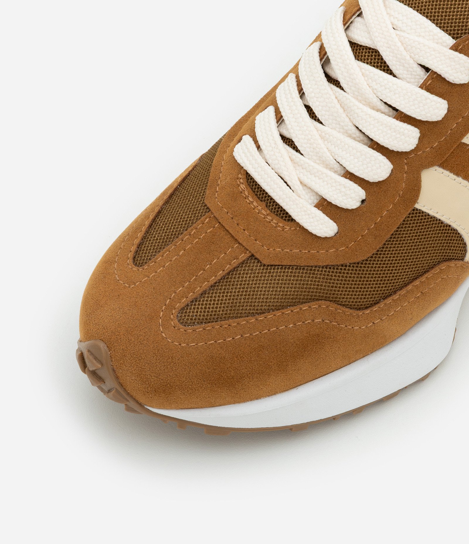 Tênis Jogging em PU com Recortes Contrastantes Caramelo 4