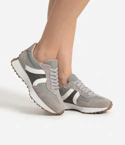 Tênis Jogging em PU com Recortes Contrastantes