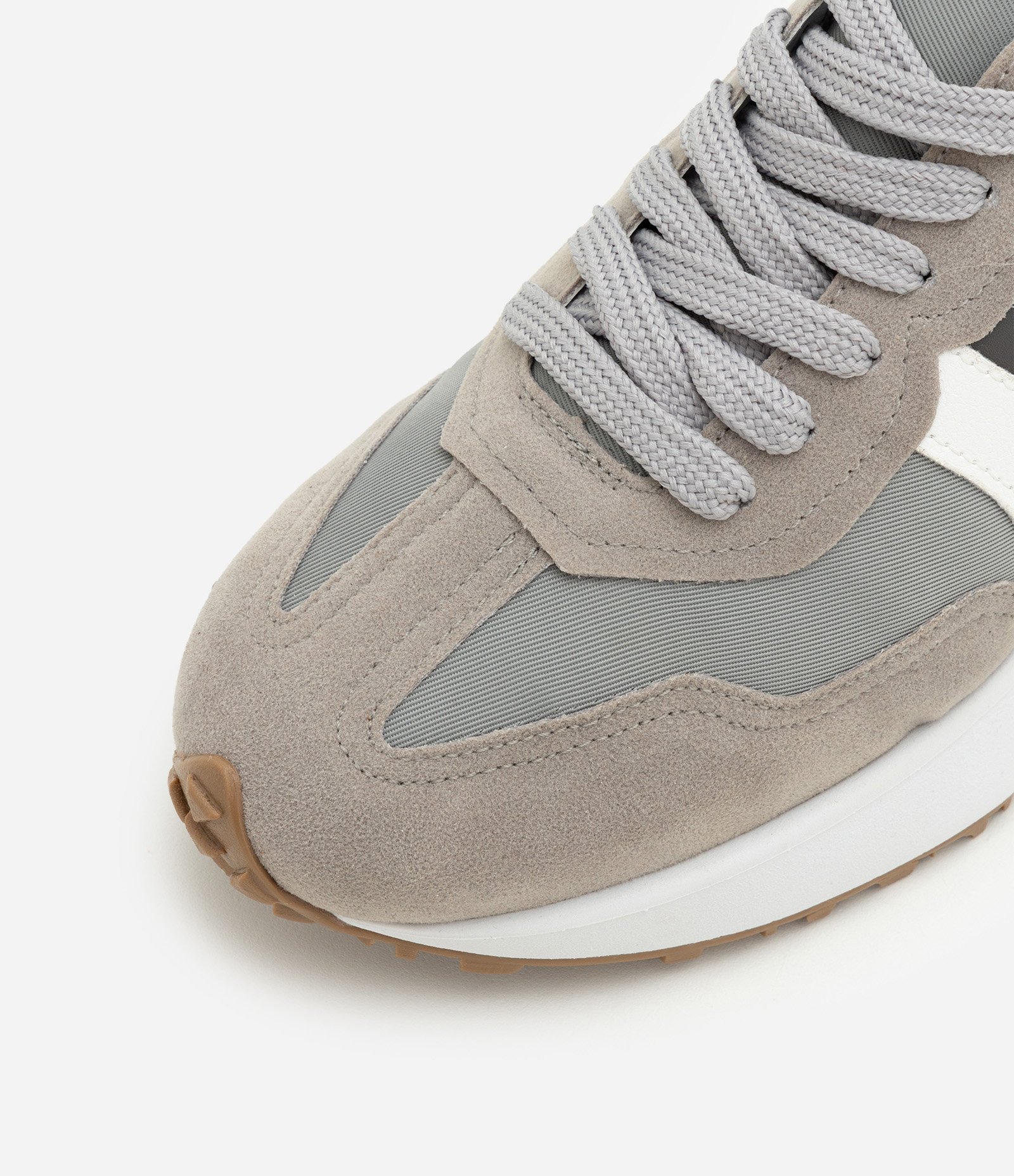 Tênis Jogging em PU com Recortes Contrastantes Cinza 3