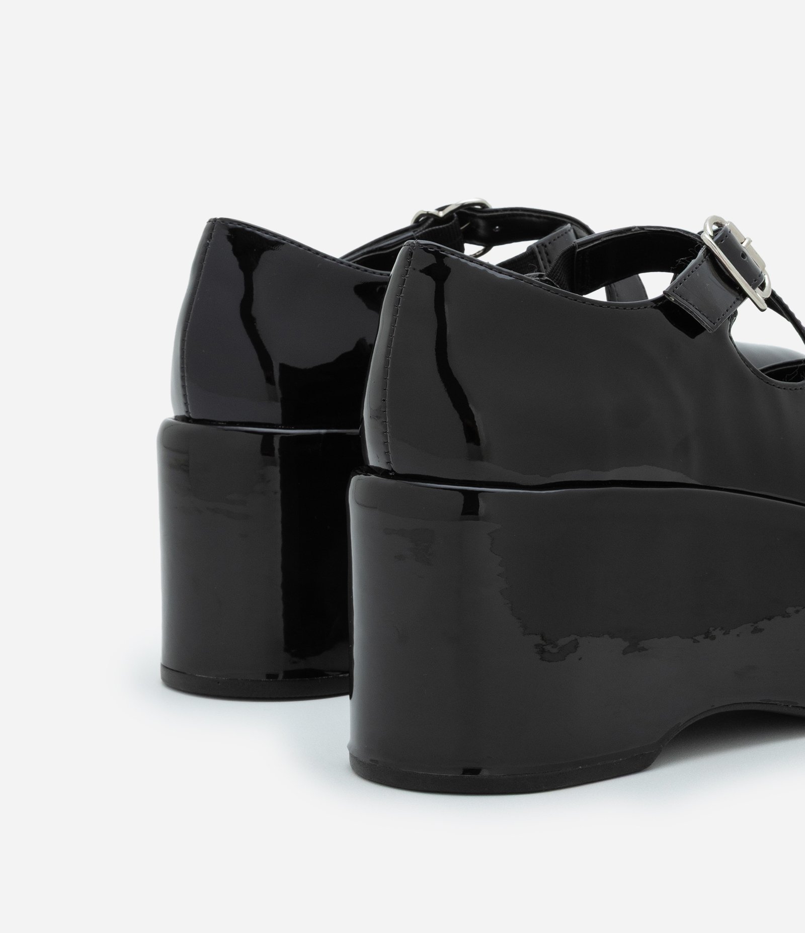 Sapato Mocassim Envernizado com Salto Plataforma Preto 3