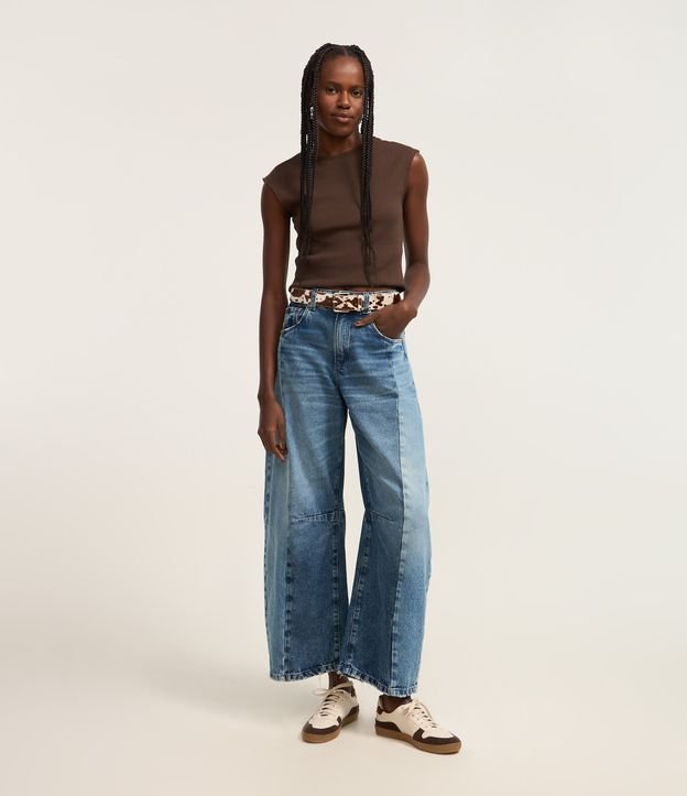 Calça Barrel em Jeans com Duas Lavagens