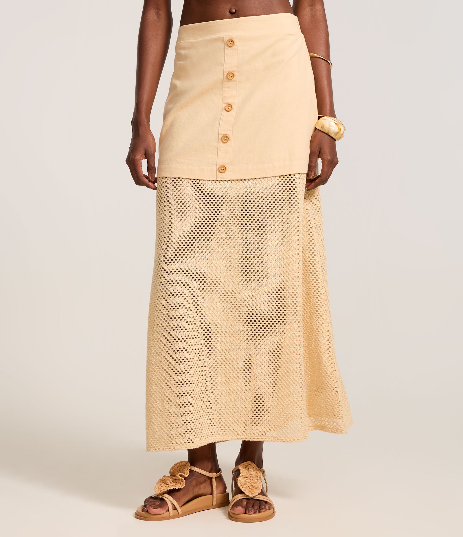 Saia Long Midi Reta em Viscolinho com Botões Frontais Bege 3