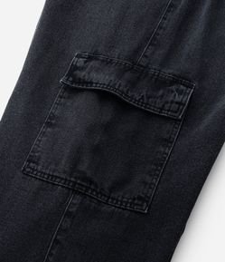 Calça Wide em Jeans com Elástico no Cós e Bolsos Cargo Curve & Plus Size