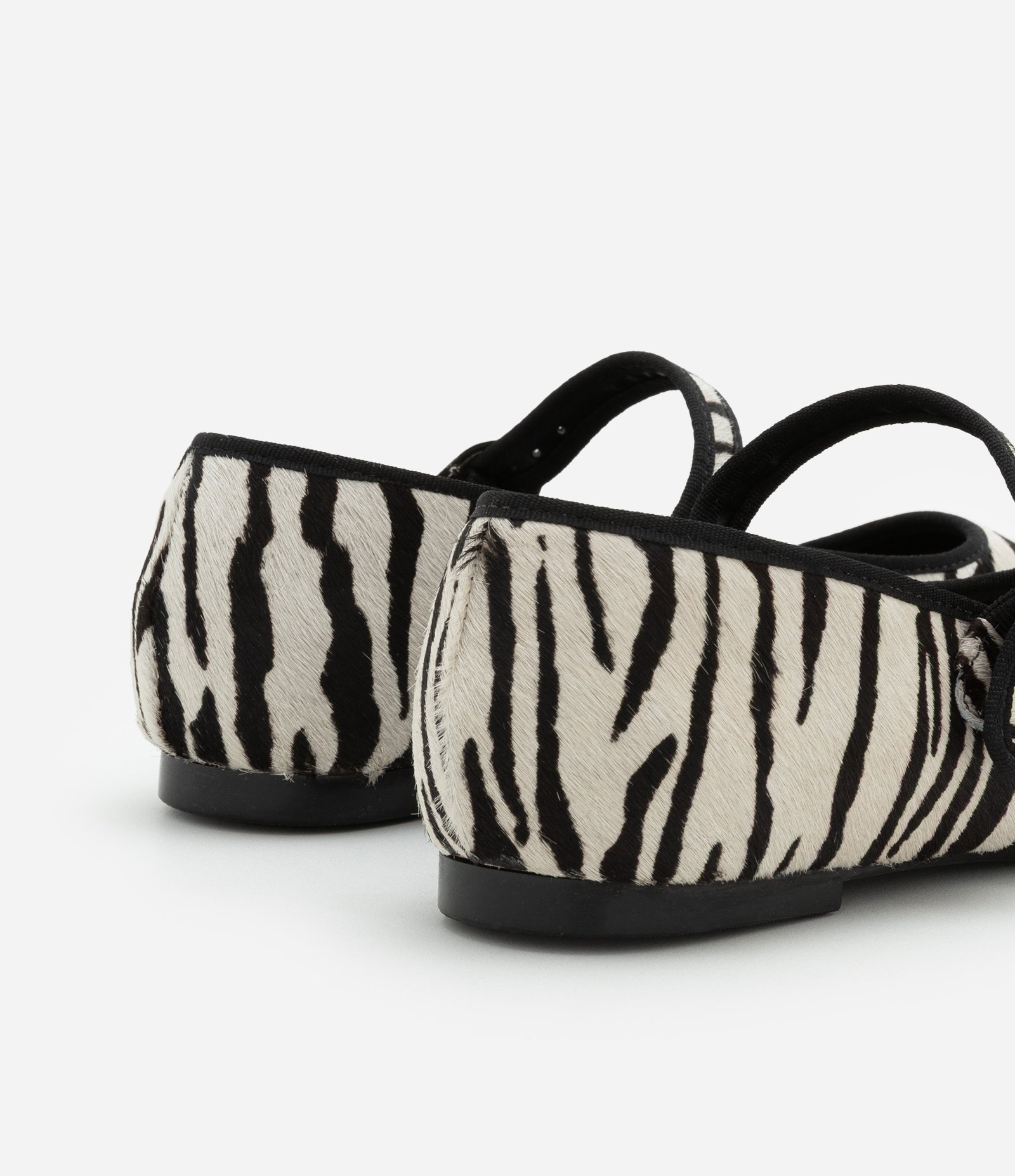 Sapatilha de Couro com Estampa de Zebra Texturizada Preto/Branco 5