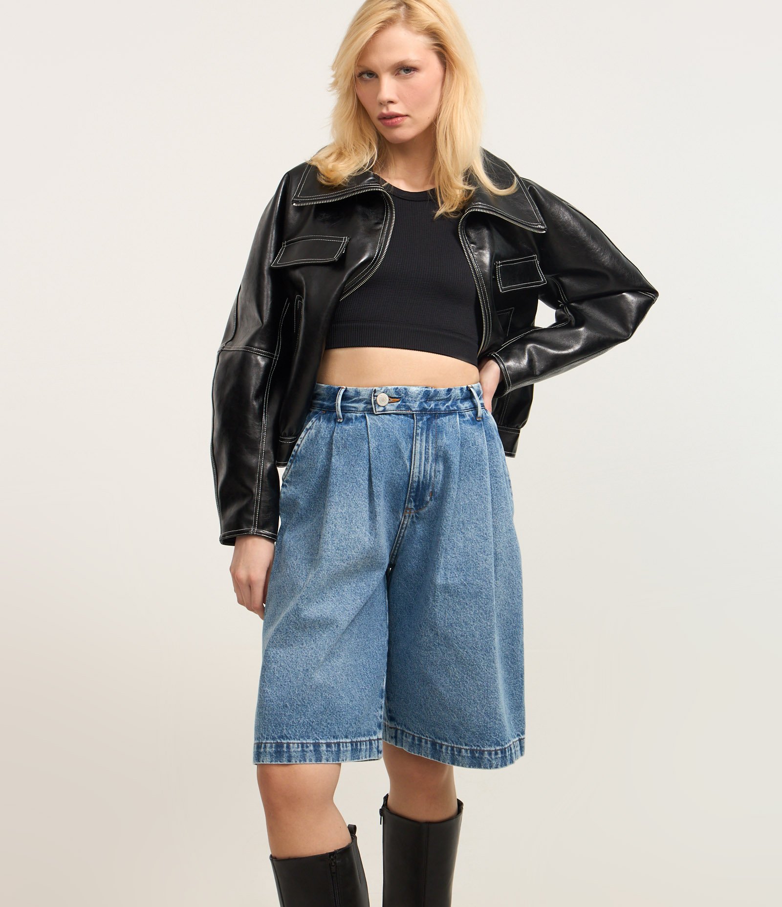 Bermuda Oversized em Jeans com Cintura Baixa Azul 3