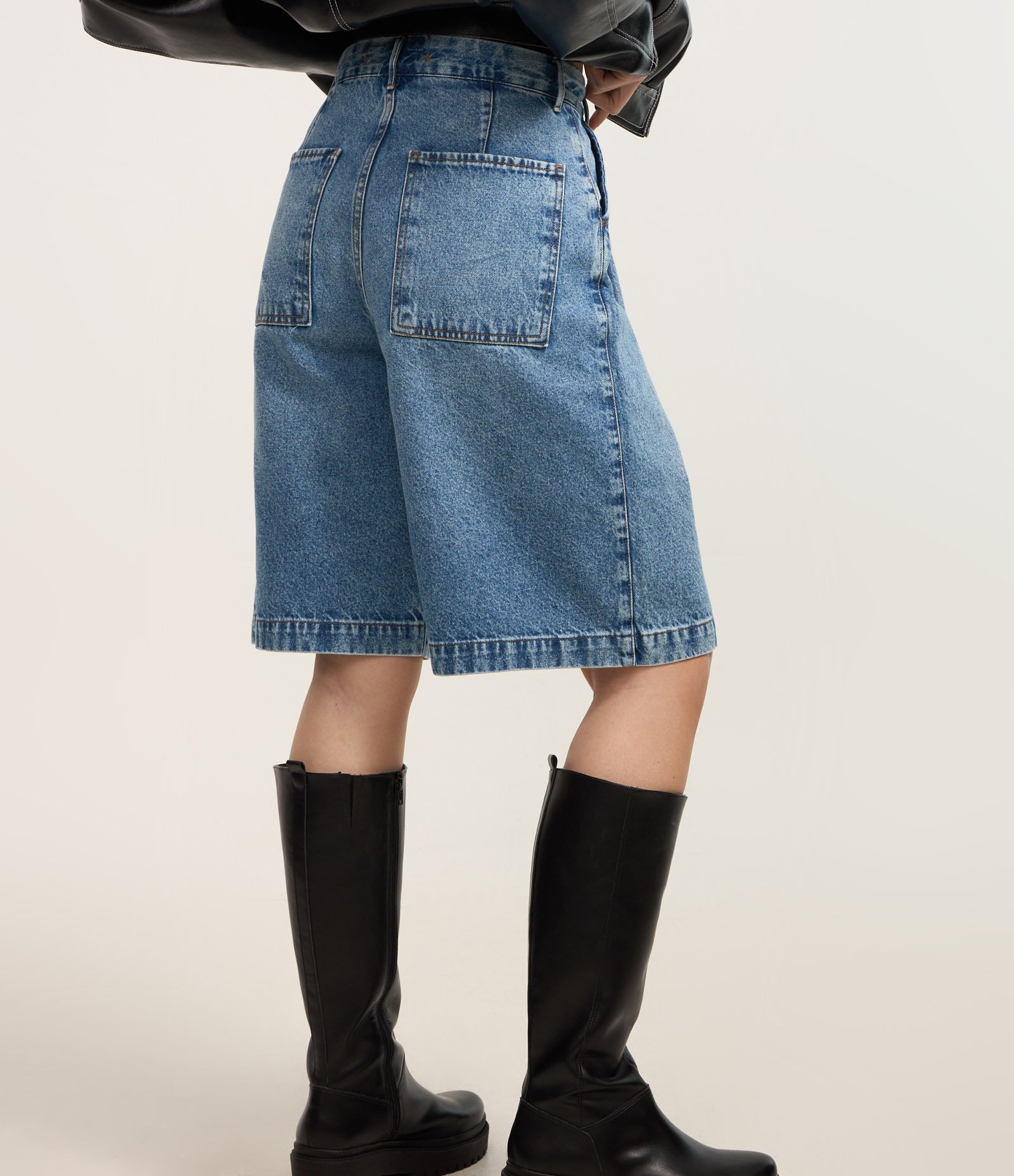 Bermuda Oversized em Jeans com Cintura Baixa Azul 6