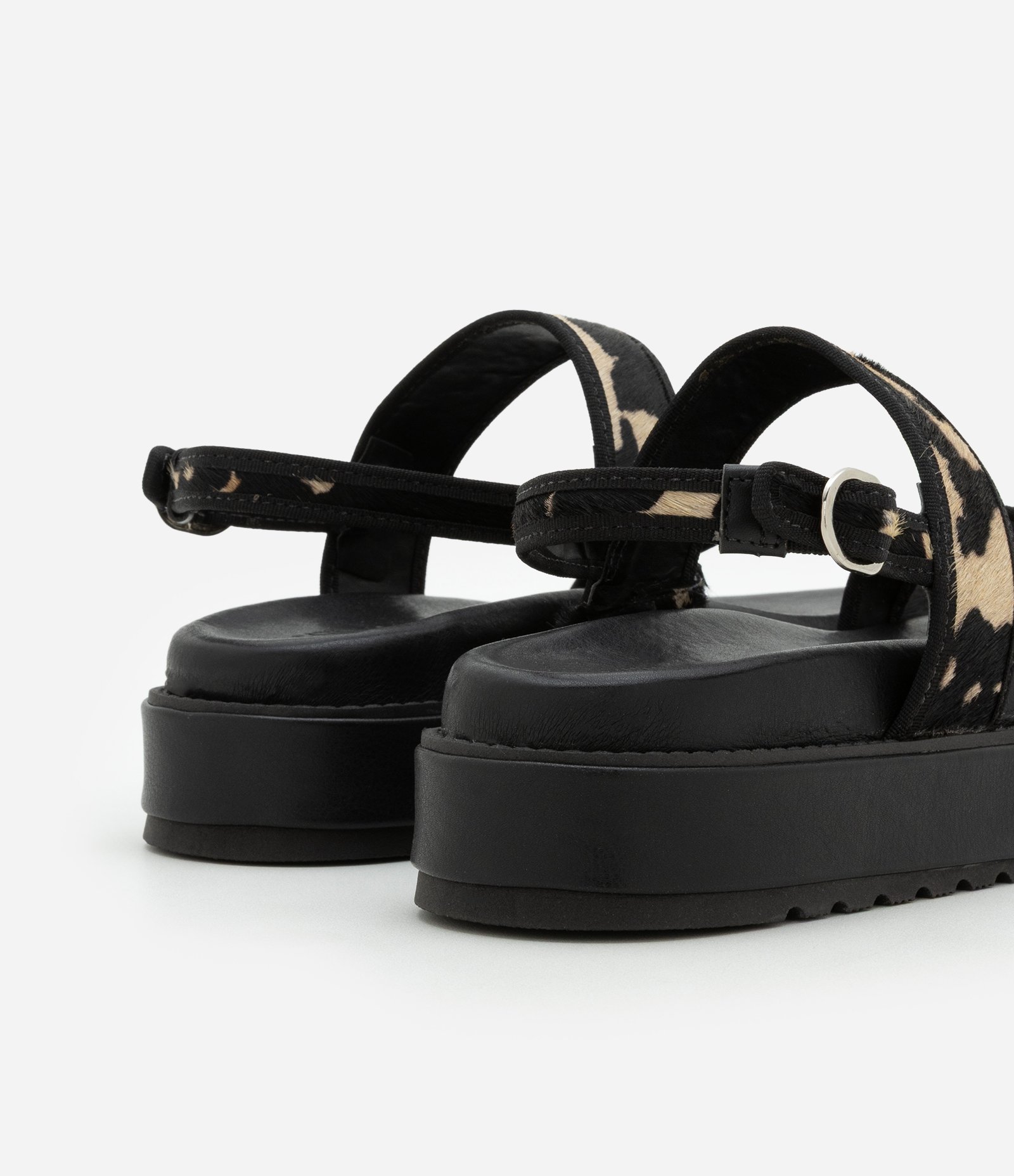 Sandália Flatform em Couro com Detalhes de Animal Print Preto 3