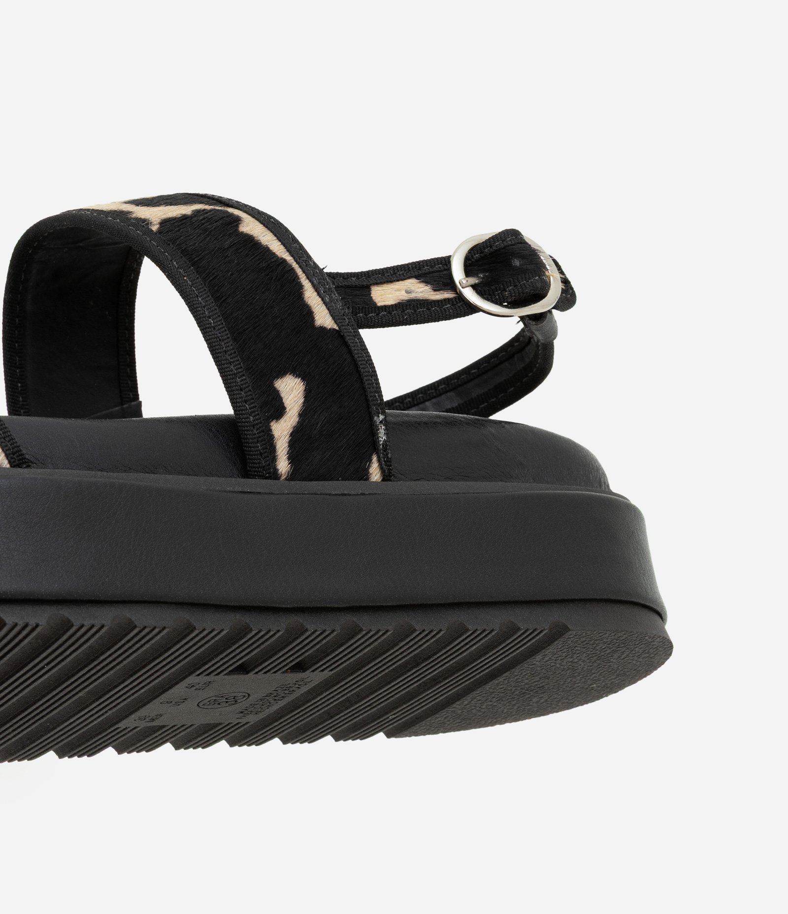 Sandália Flatform em Couro com Detalhes de Animal Print Preto 4