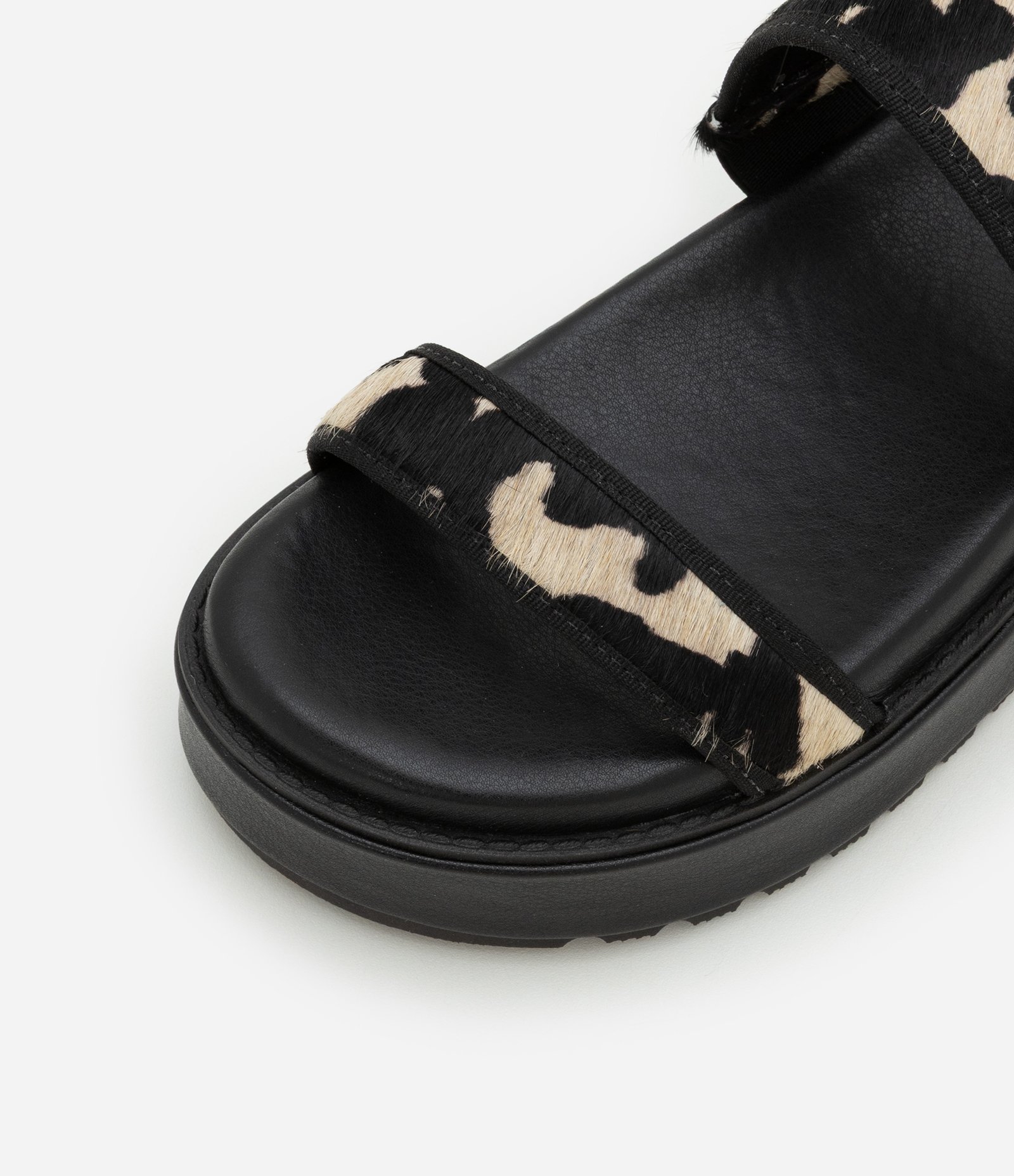 Sandália Flatform em Couro com Detalhes de Animal Print Preto 6