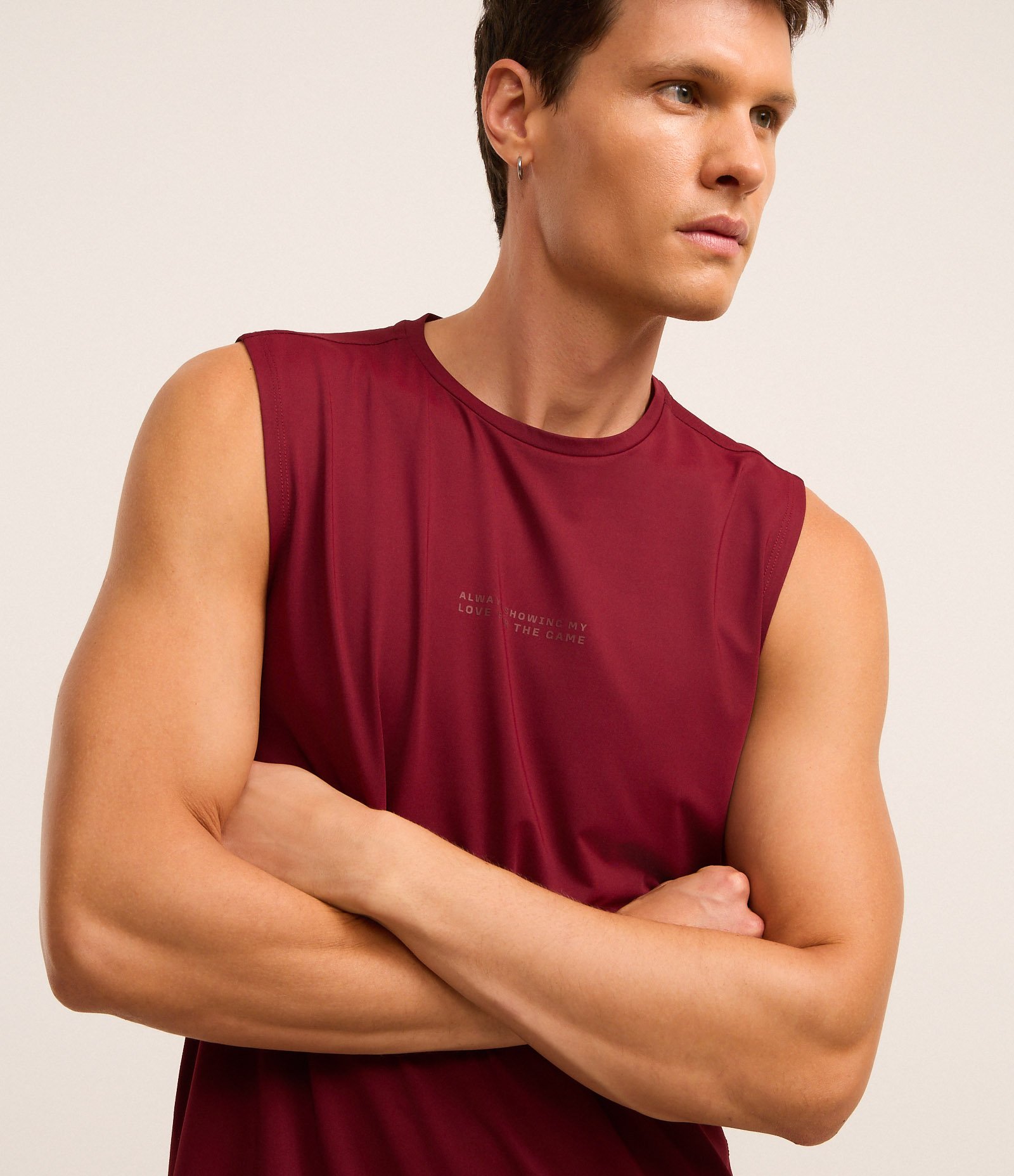 Regata Esportiva com Tecnologia Dry e Lettering Vinho 5