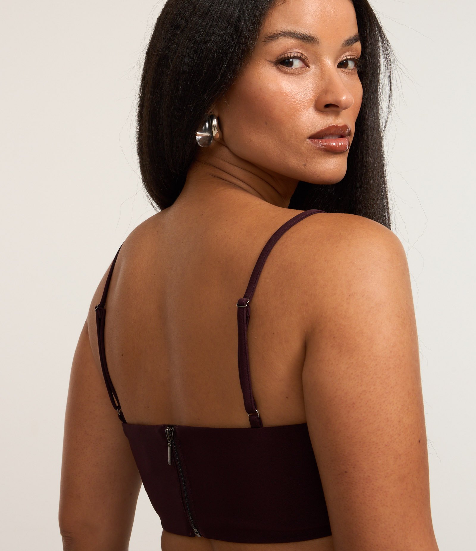 Blusa Cropped em Alfaiataria com Zíper nas Costas Vinho 4