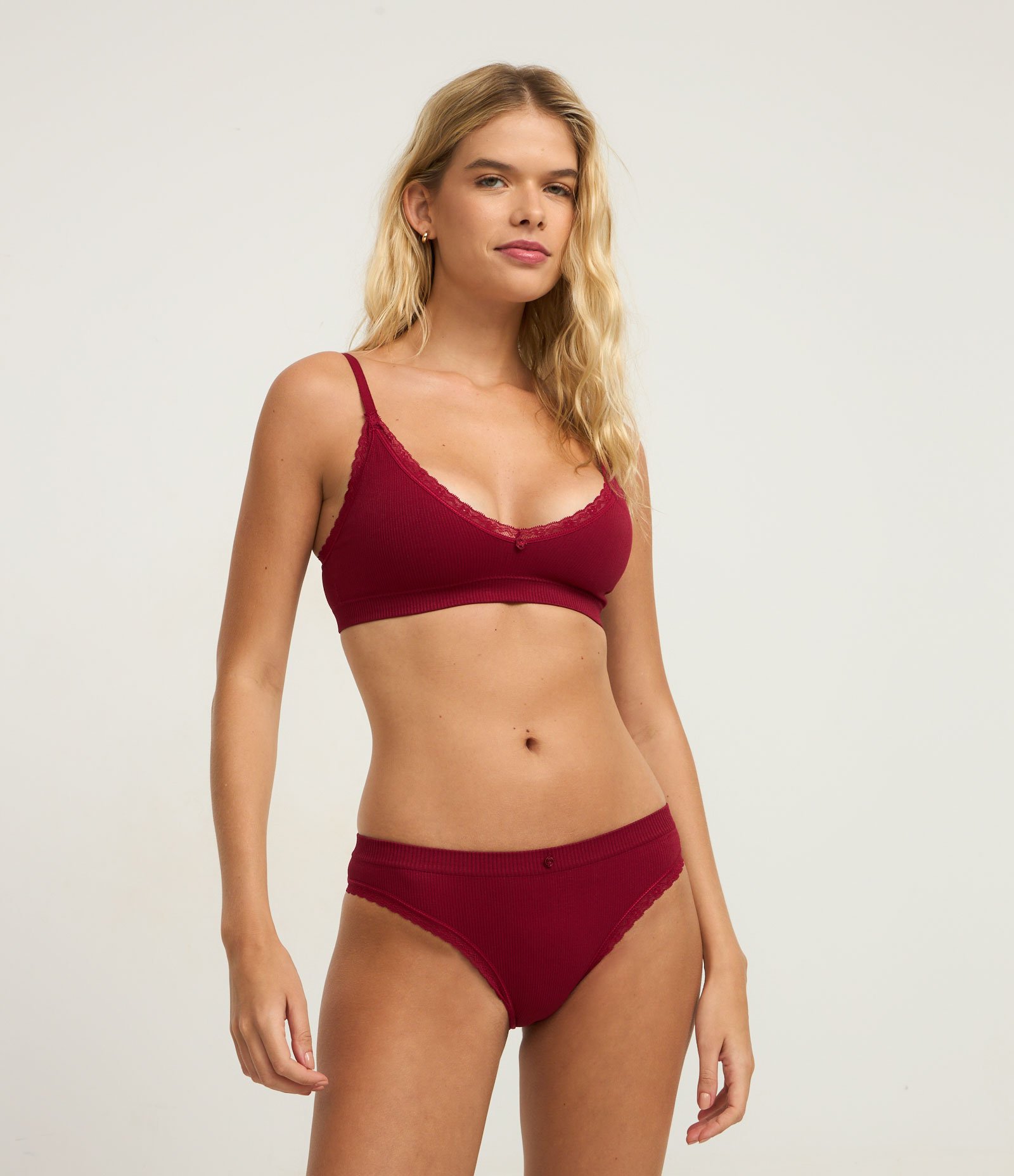 Sutiã Top Seamless Texturizado com Rendinha Vermelho 2