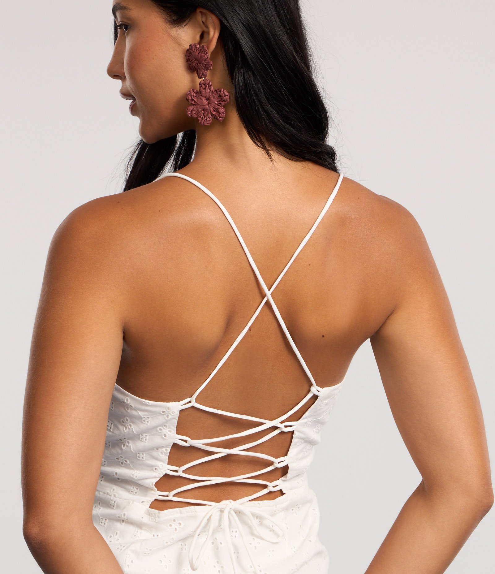 Vestido Curto Alças Finas com Aviamentos e Floral Branco 3