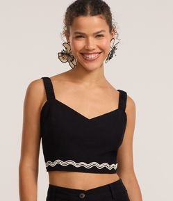 Blusa Cropped com Linho e Bordado na Barra