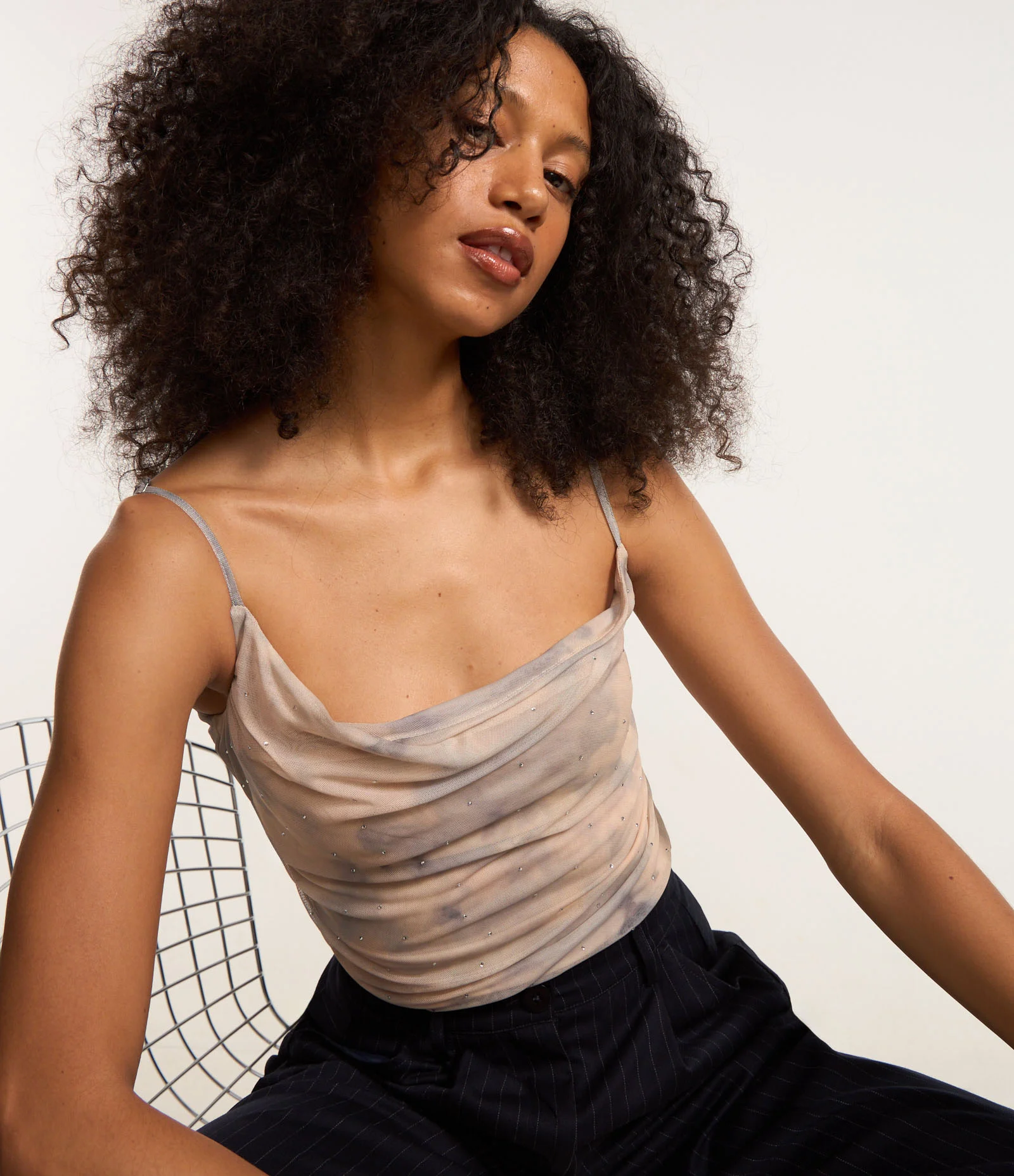 Blusa em Tule Drapeado com Estampa Manchada Bege 1