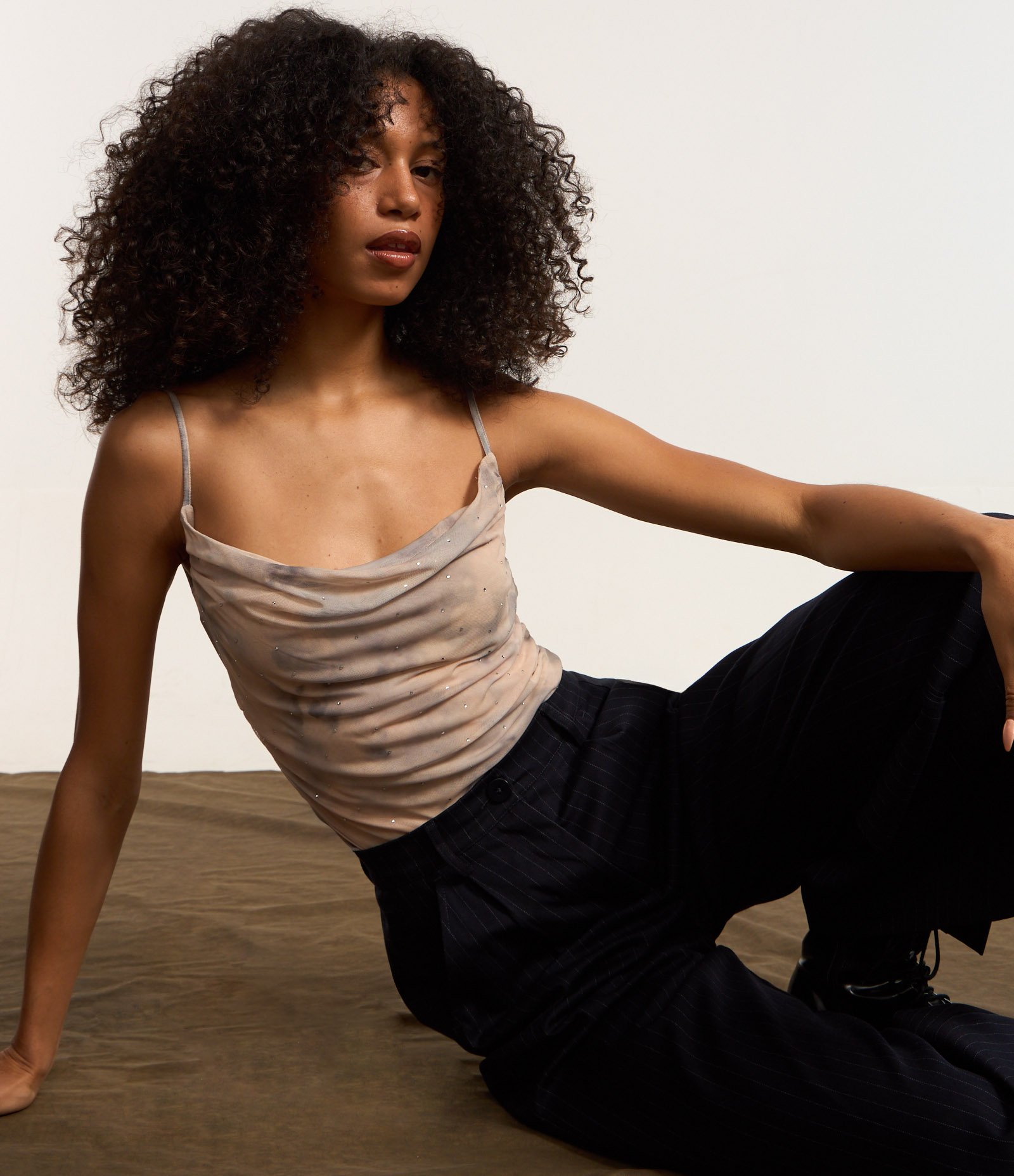 Blusa em Tule Drapeado com Estampa Manchada Bege 6