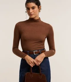 Blusa Texturizada com Gola Alta e Manga longa