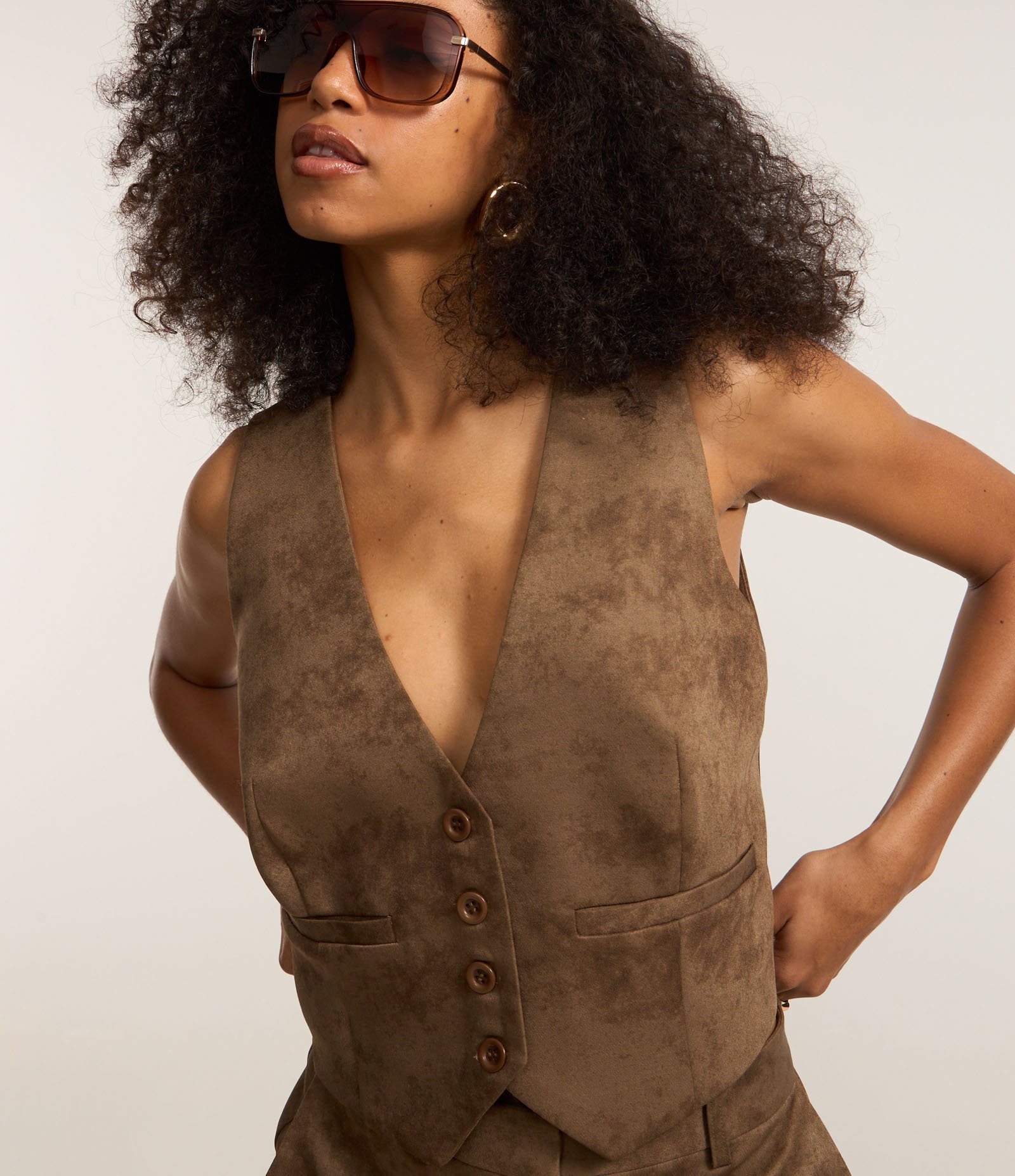 Colete Alfaiatado com Estampa Manchada  e Abotoamento Frontal Marrom 4