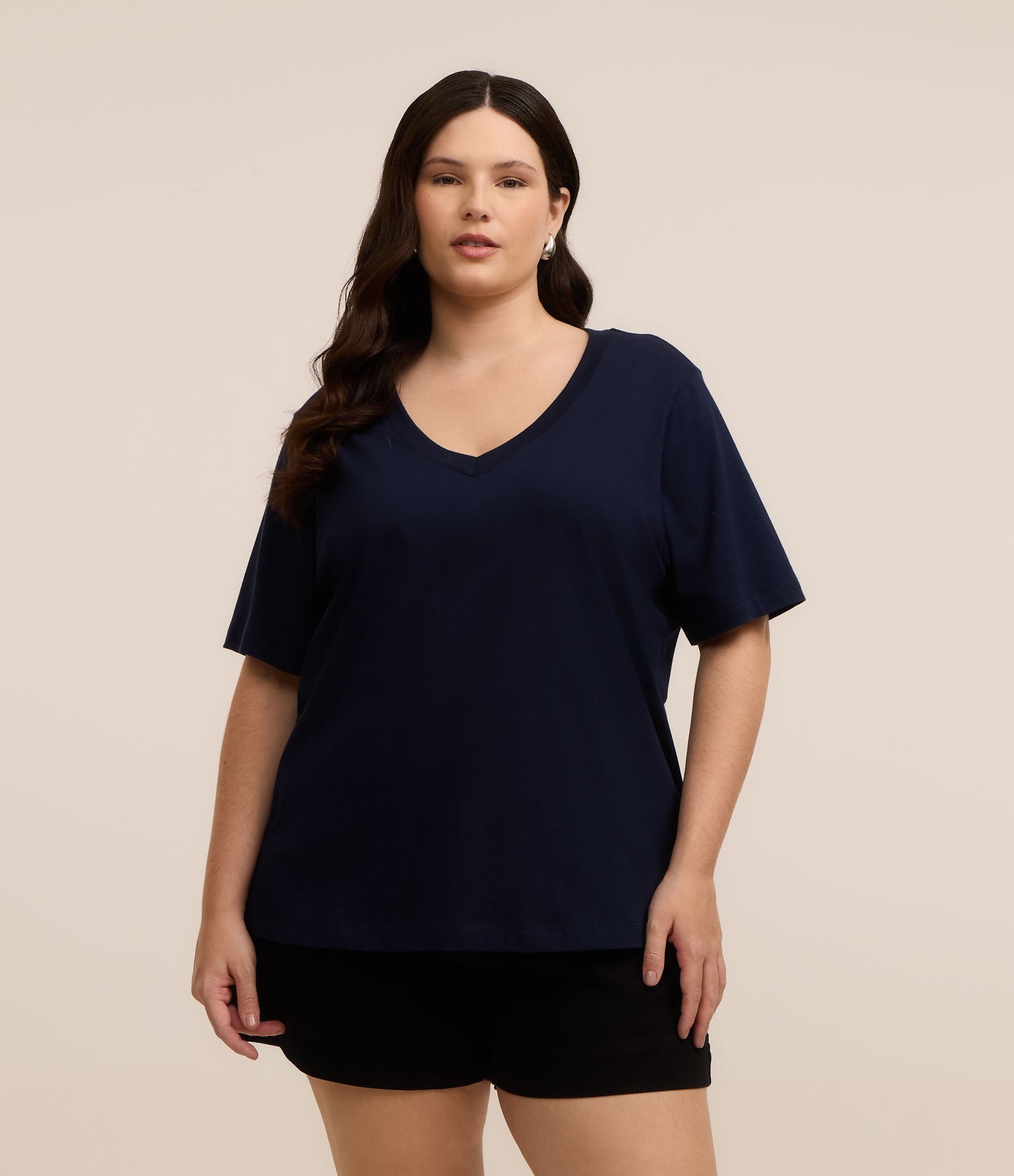 Camiseta em Algodão com Gola V Curve & Plus Size Azul Marinho 1