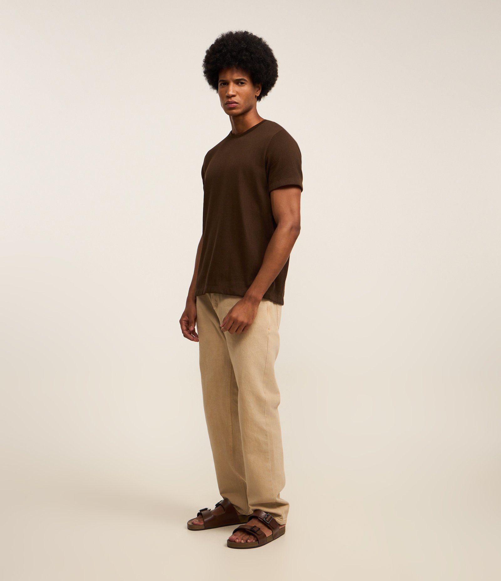 Camiseta Regular em Algodão Texturizado Marrom Escuro 2