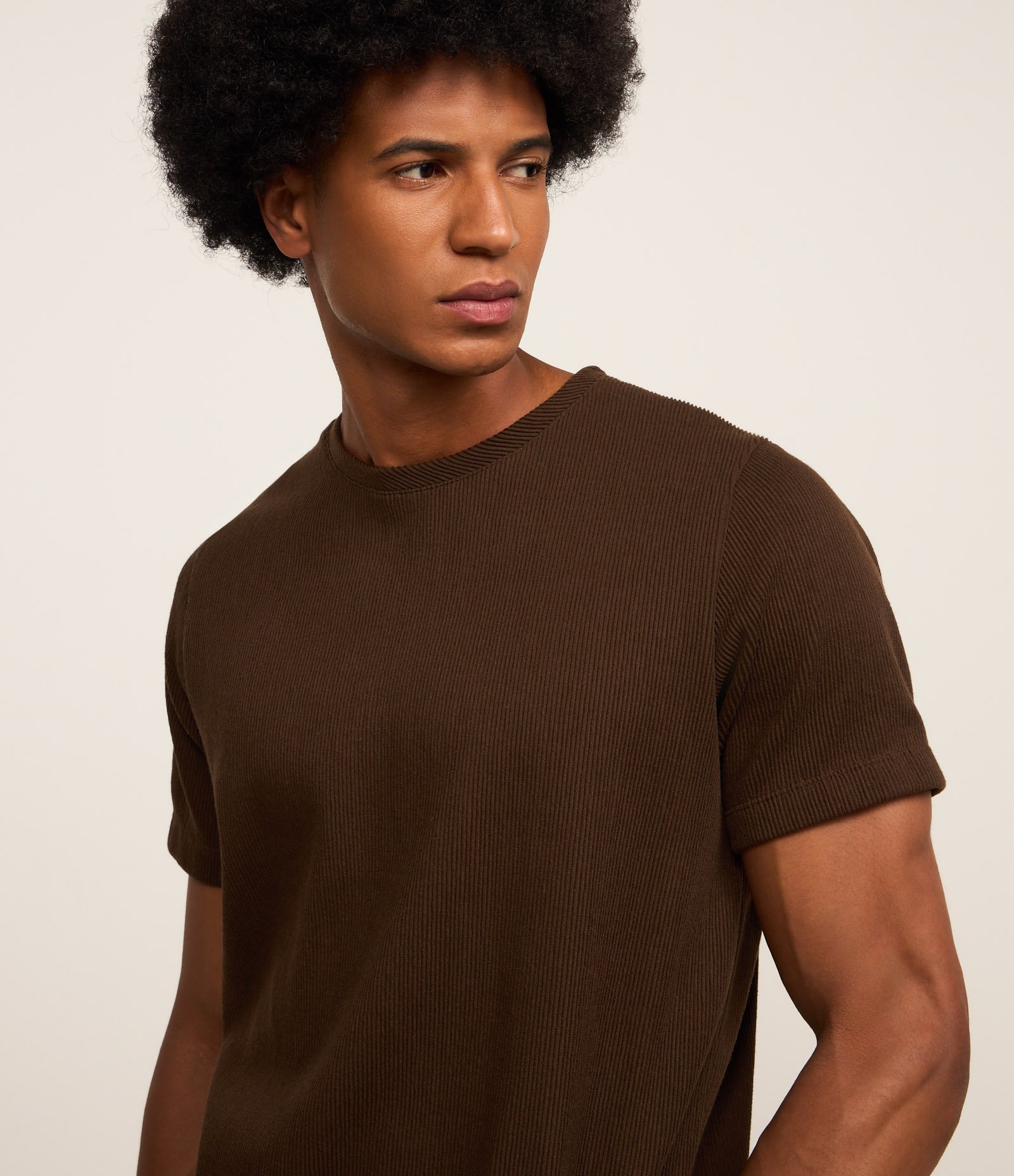 Camiseta Regular em Algodão Texturizado Marrom Escuro 4