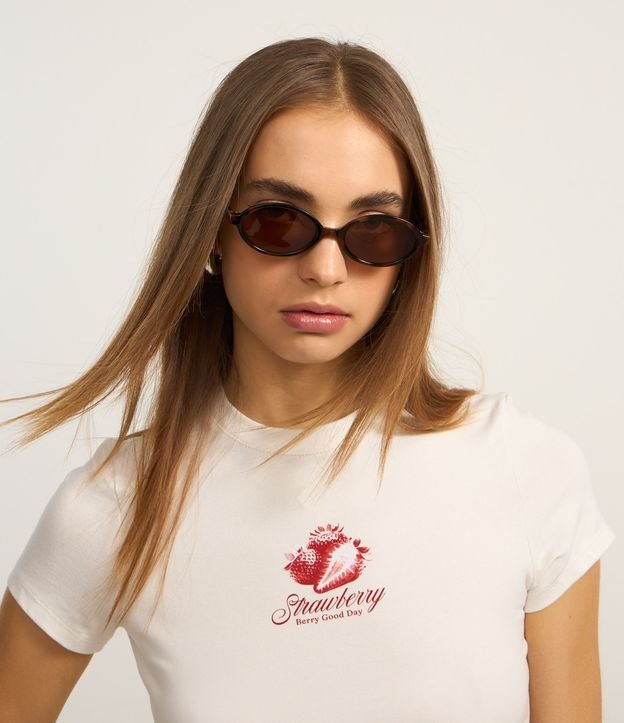 Blusa Baby Look em Algodão com Estampa de Moranguinho