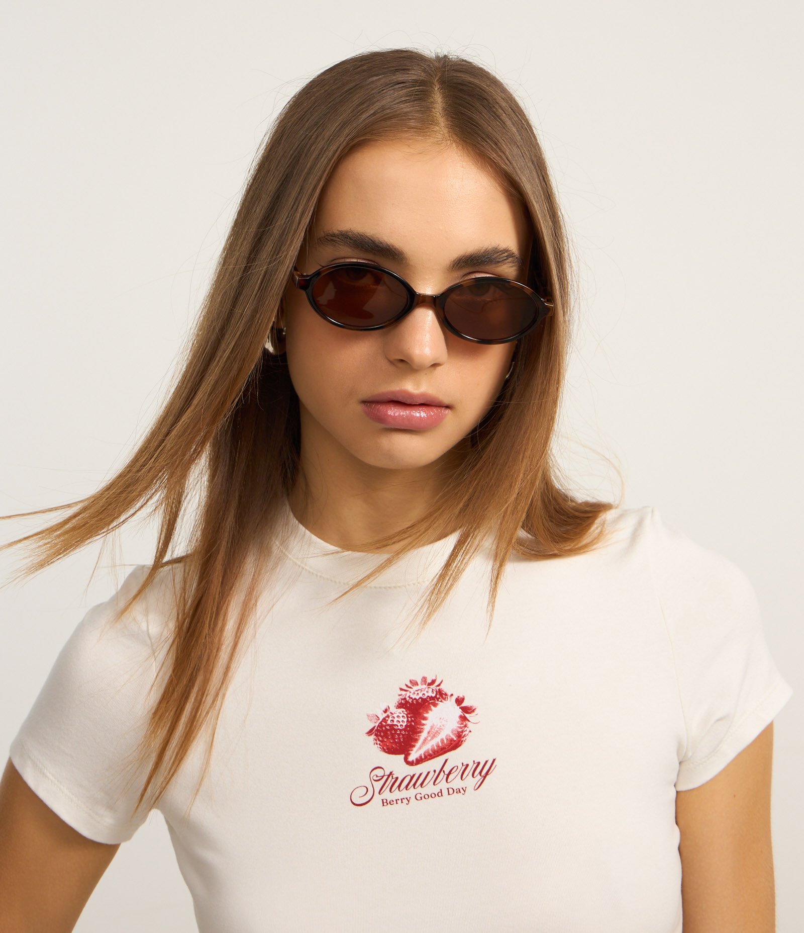 Blusa Baby Look em Algodão com Estampa de Moranguinho Branco 2