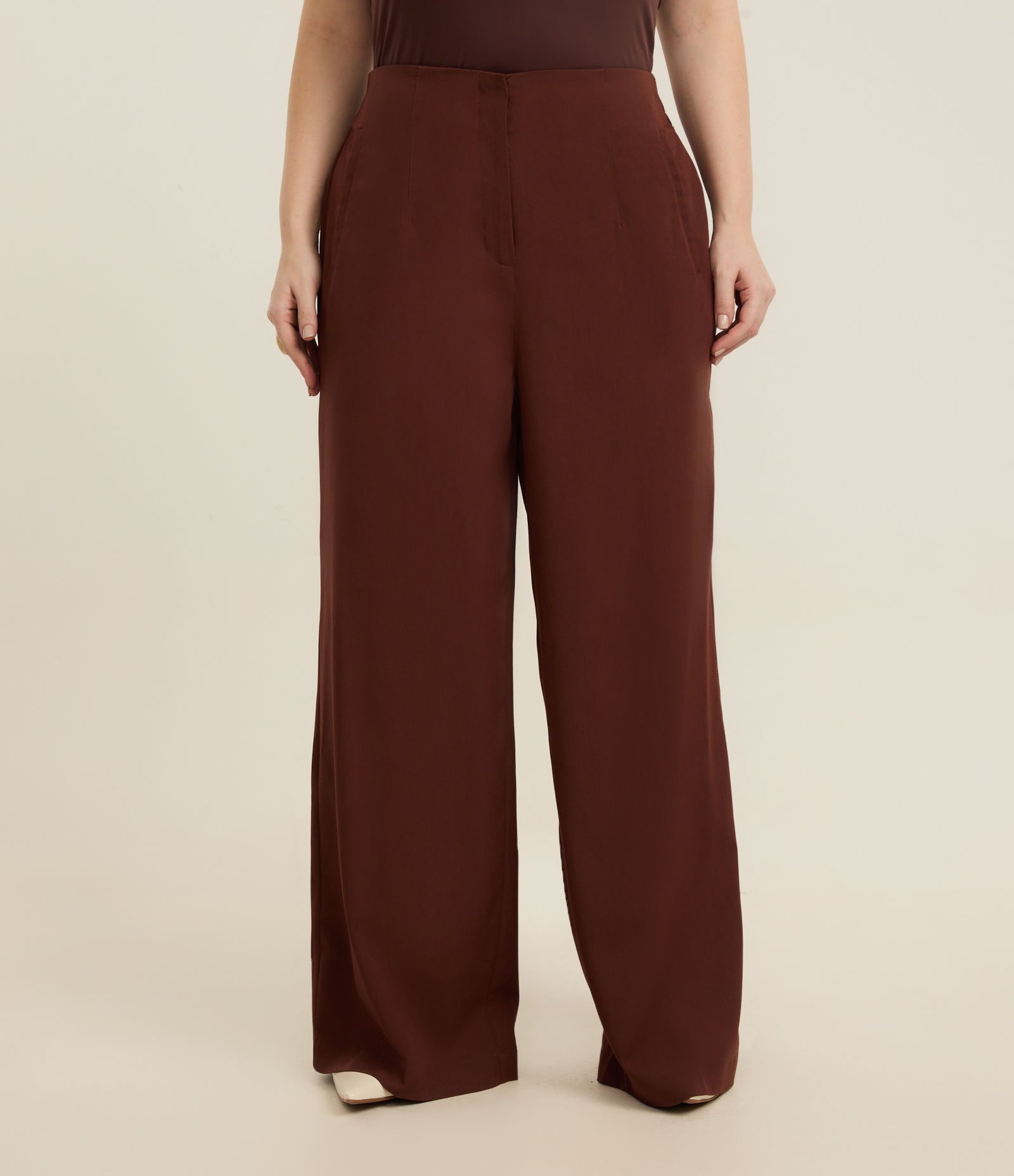 Calça Wide Leg Alfaiatada em Viscose Curve & Plus Size Marrom 3