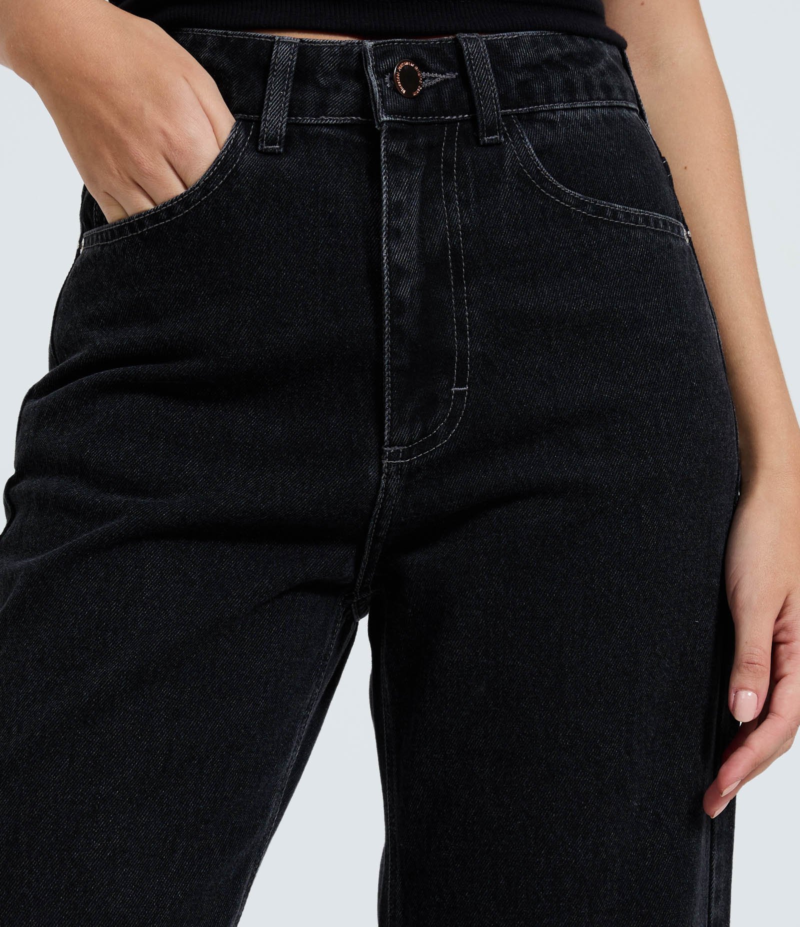 Calça Cropped Reta Jeans com Cintura Alta Preto 4