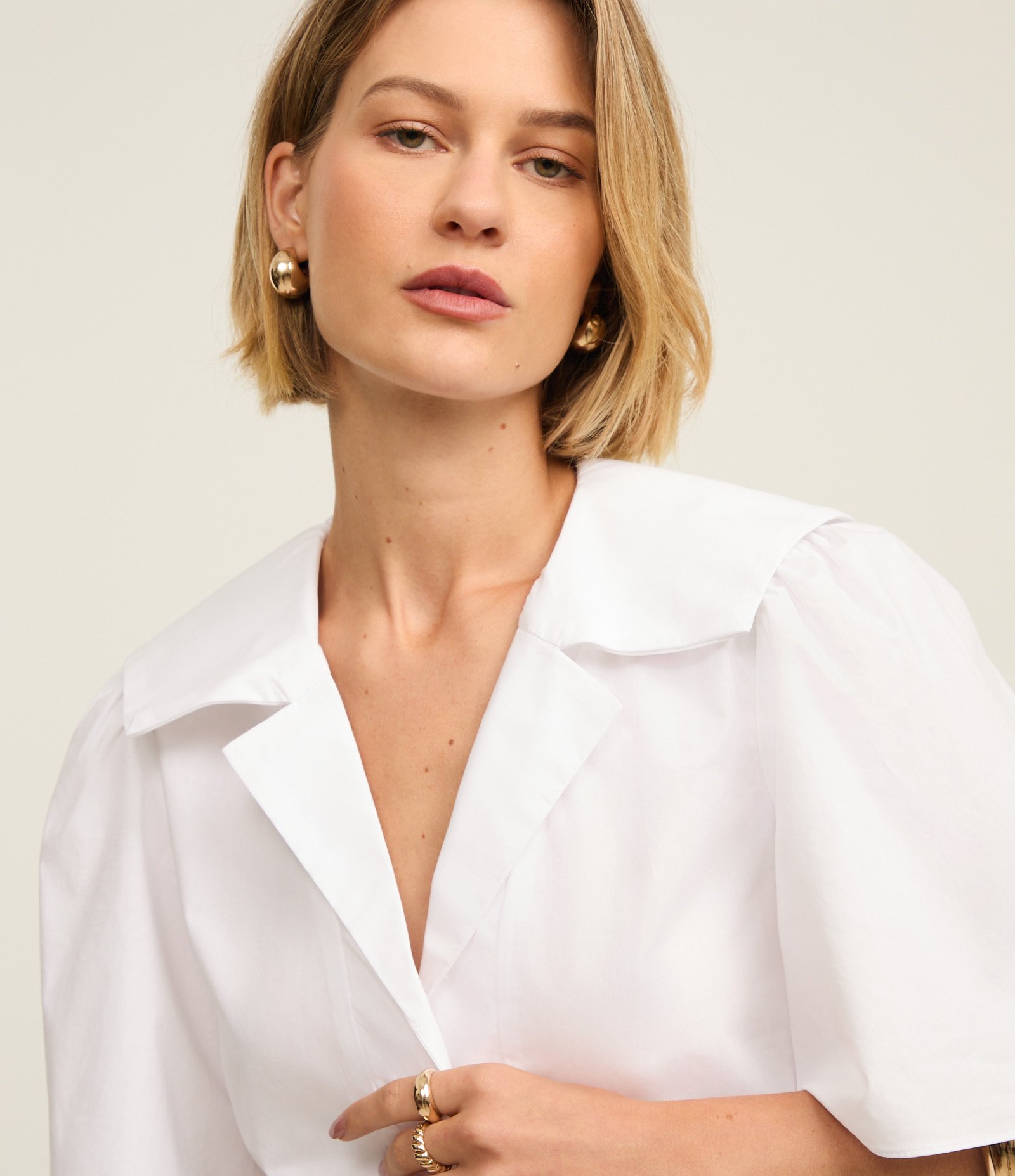 Blusa em Tricoline com Gola Marinheiro e Peplum Branco 4