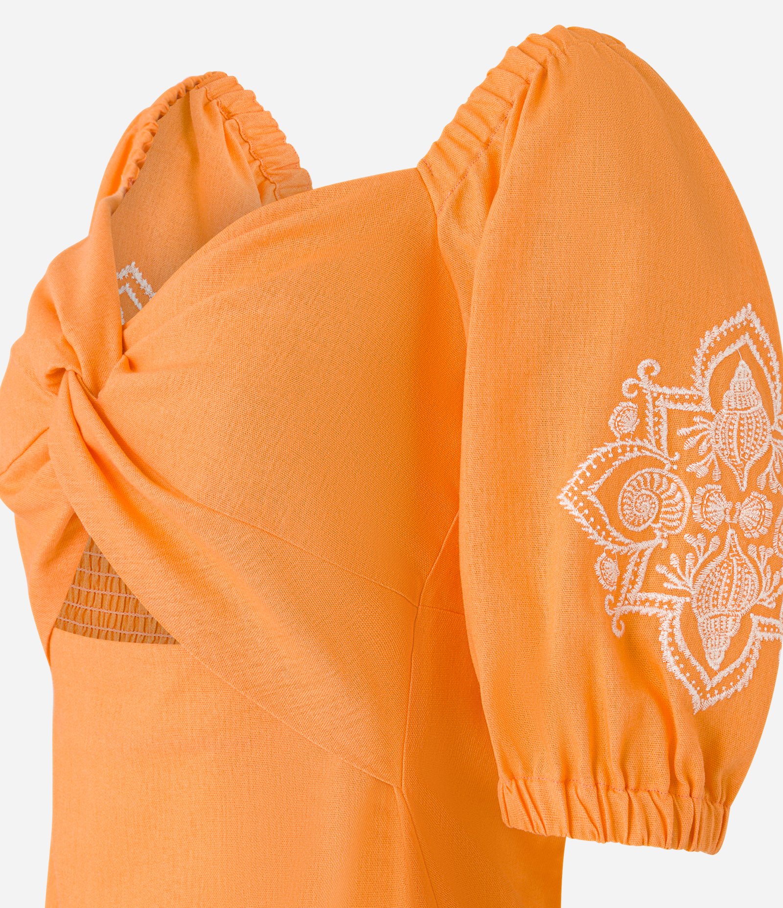 Vestido Curto em Viscolinho com Busto Torcido e Bordo Floral Laranja 7