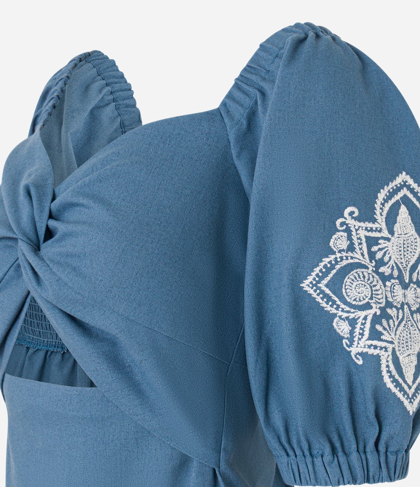 Vestido Curto em Viscolinho com Busto Torcido e Bordo Floral Azul 7