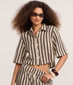 Camisa Curta com Textura e Listras