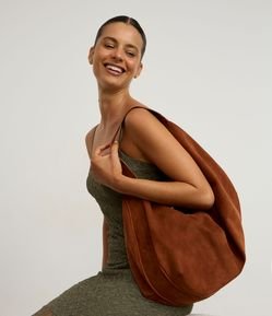 Bolsa Hobo em Suede com Alça Larga