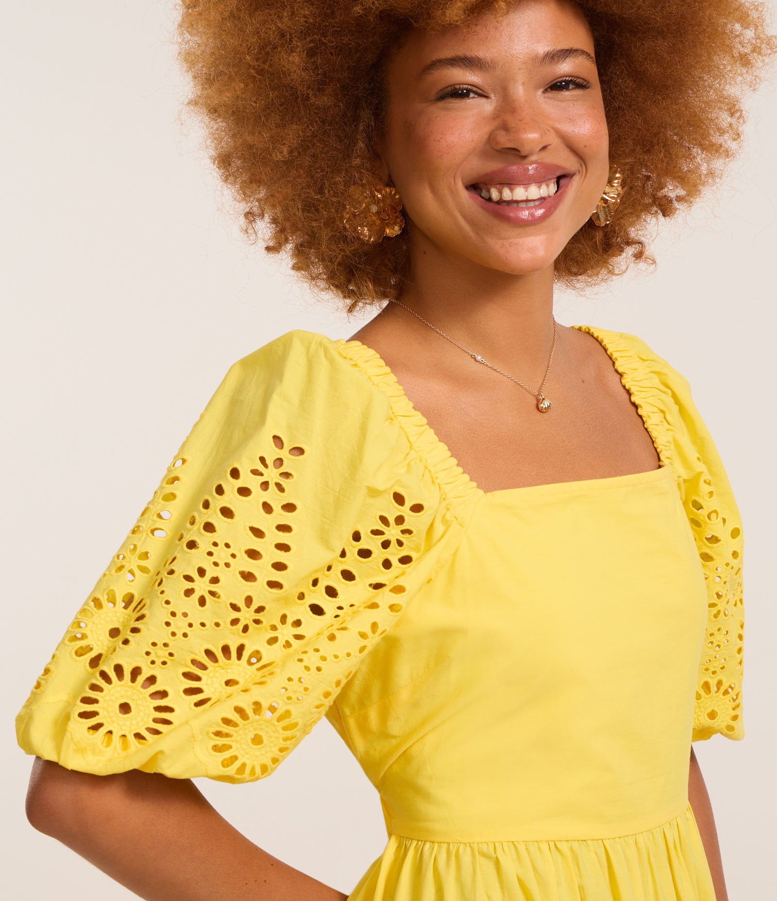 Vestido Long Midi em Laise em Manga Bufante Amarelo 3