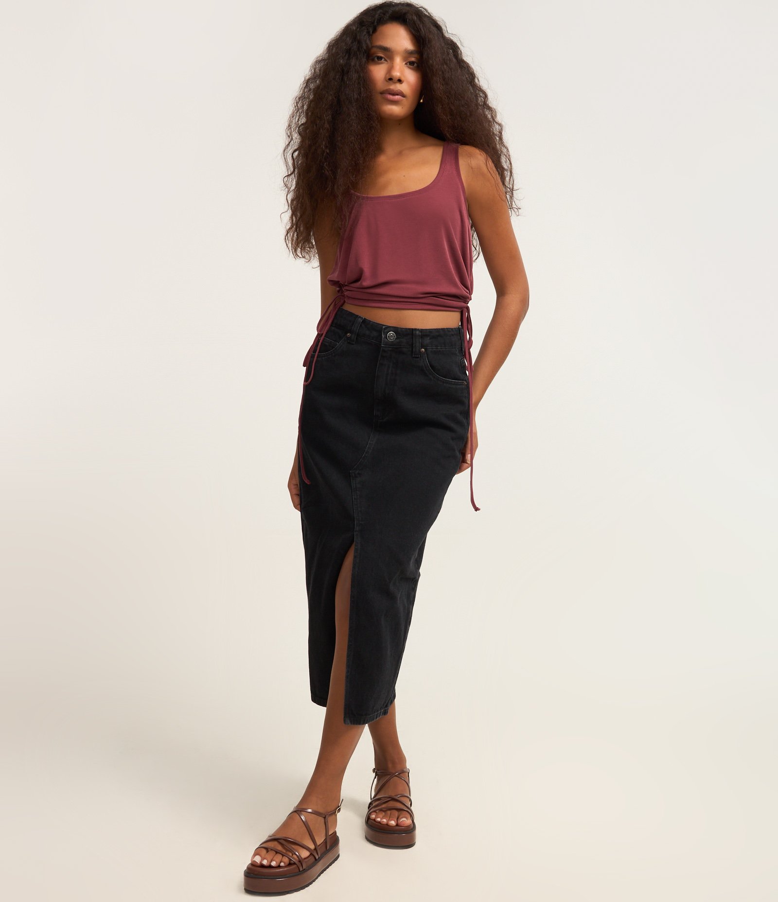 Regata em Ribana com Recorte Cut Out e Amarração na Lateral Bordô 2