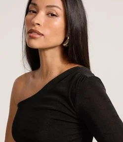 Body em Ribana com Um Ombro Só e Franzidos