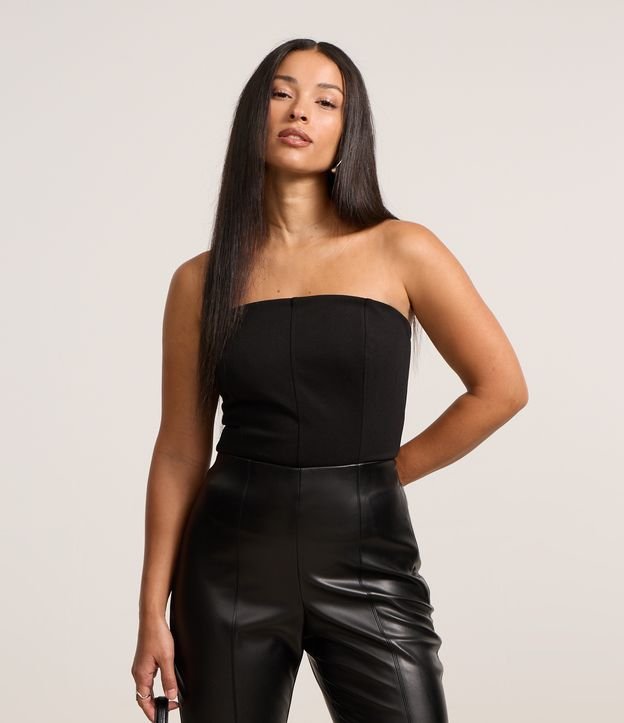 Blusa em Crepe Tomara que Caia com Recortes Frontais