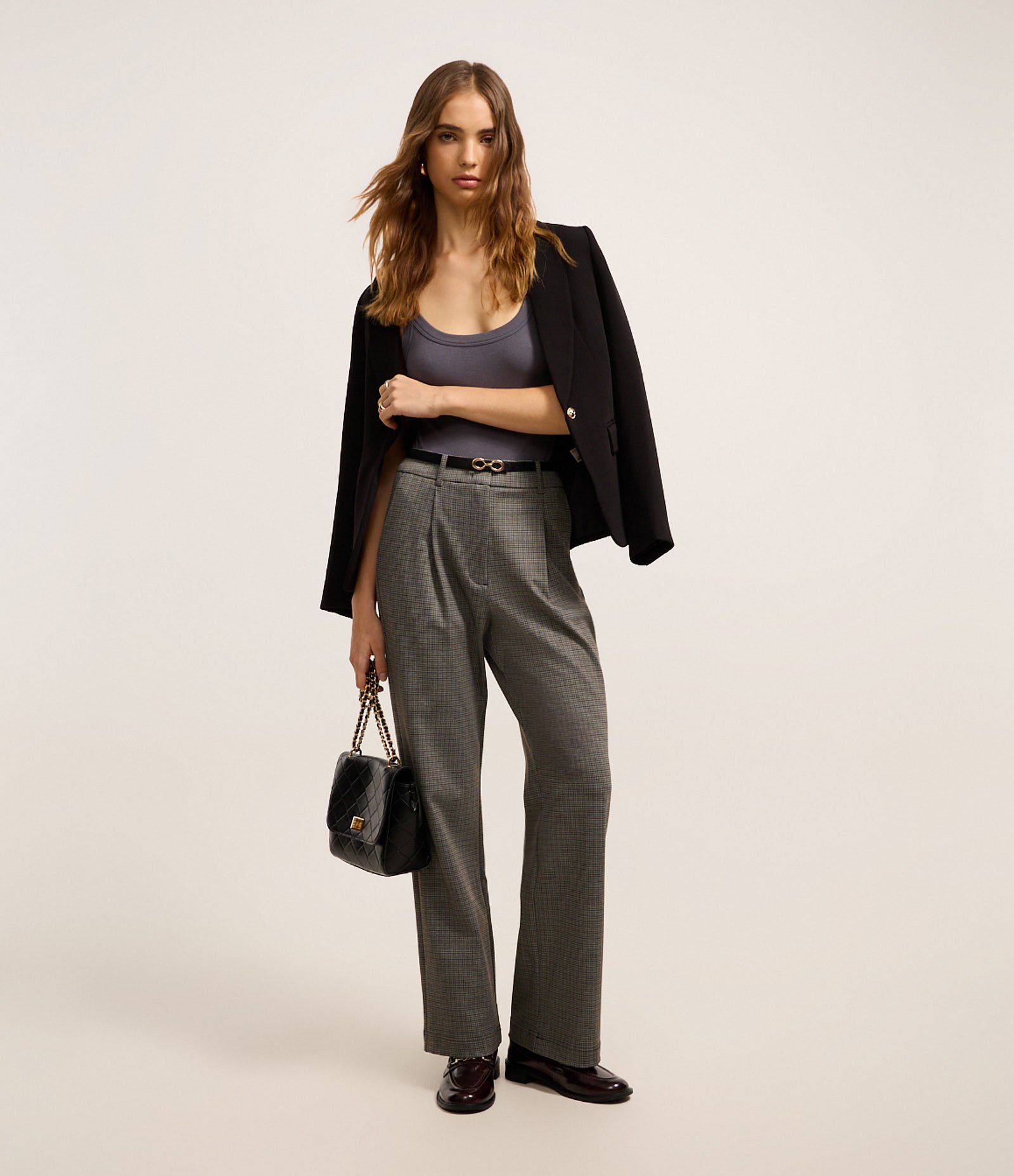 Body Básico em Ribana com Decote U Cinza 2