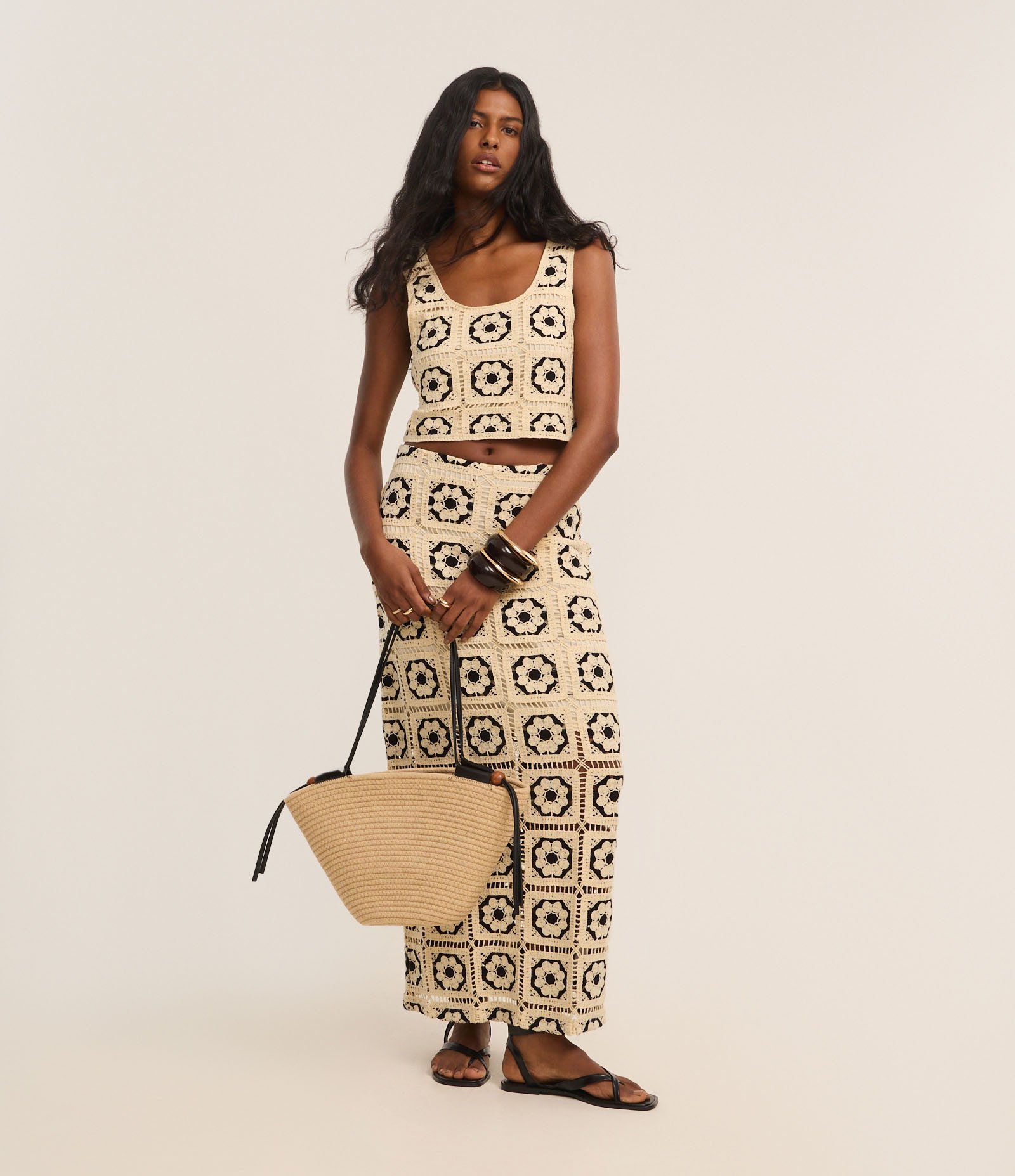 Saia New Midi com Efeito Crochetado com Flores Bege 1