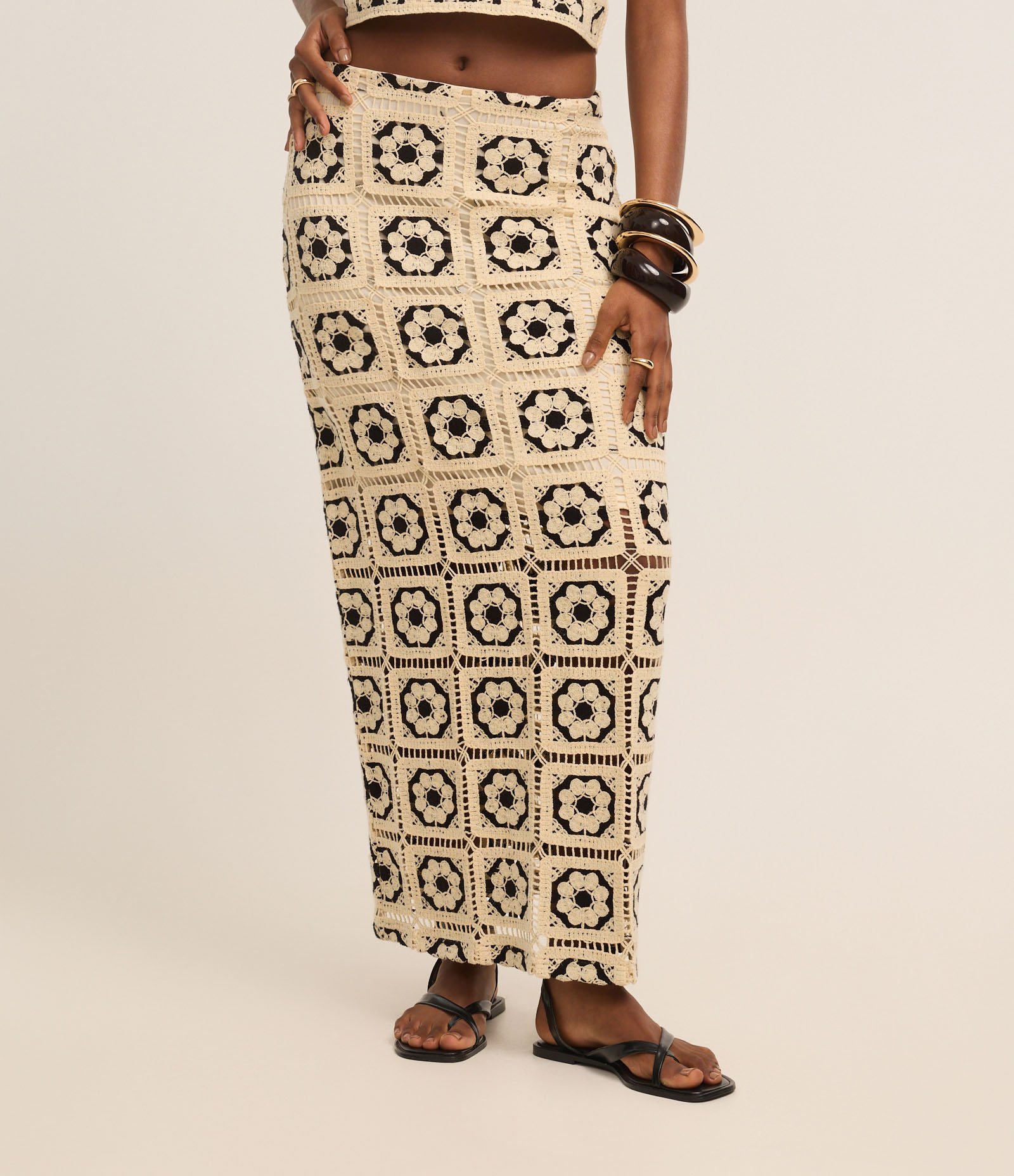 Saia New Midi com Efeito Crochetado com Flores Bege 3