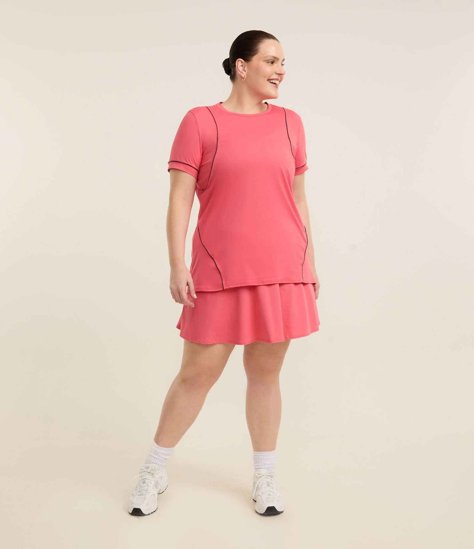 Camiseta Esportiva Alongada em Tecnologia Dry com Recortes Contrastantes Curve & Plus Size Rosa 2