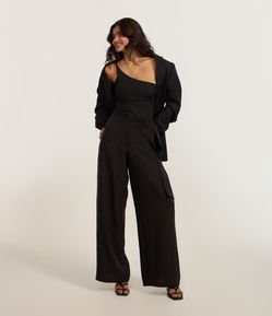 Calça Pantalona Alfaiataria com Sobreposição e Amarração Lateral